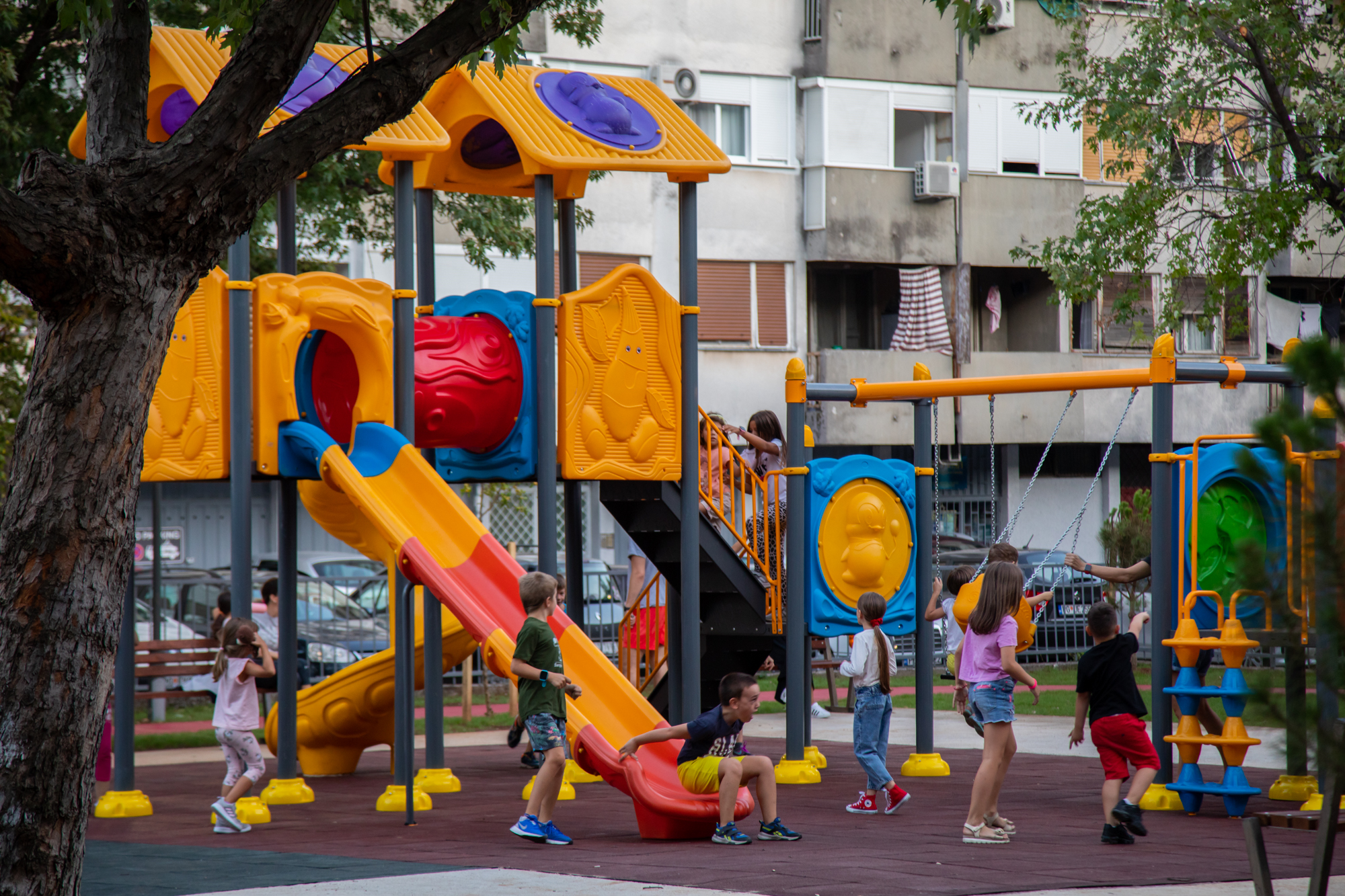 Kultno igralište u Moskovskoj ulici u novom sjaju dočekalo mališane