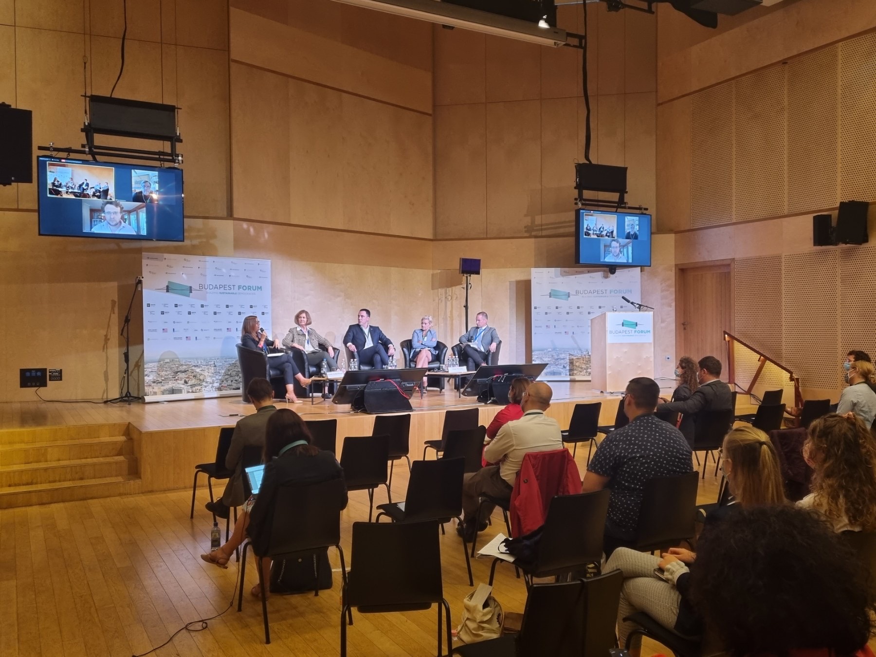 Gradonačelnik Vuković učestvovao na Budapest forumu