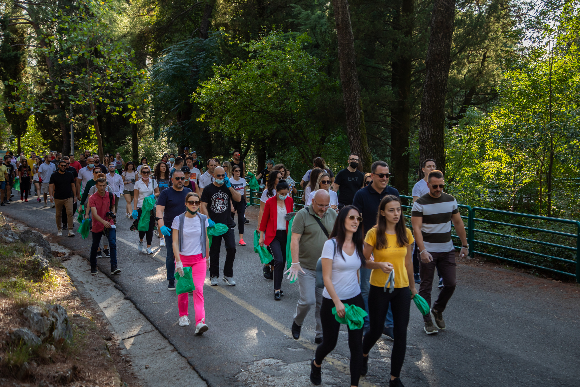 Uspješno realizovana prva akcija čišćenja nakon velikog požara:  Više stotina ljudi iskazalo ljubav prema Gorici