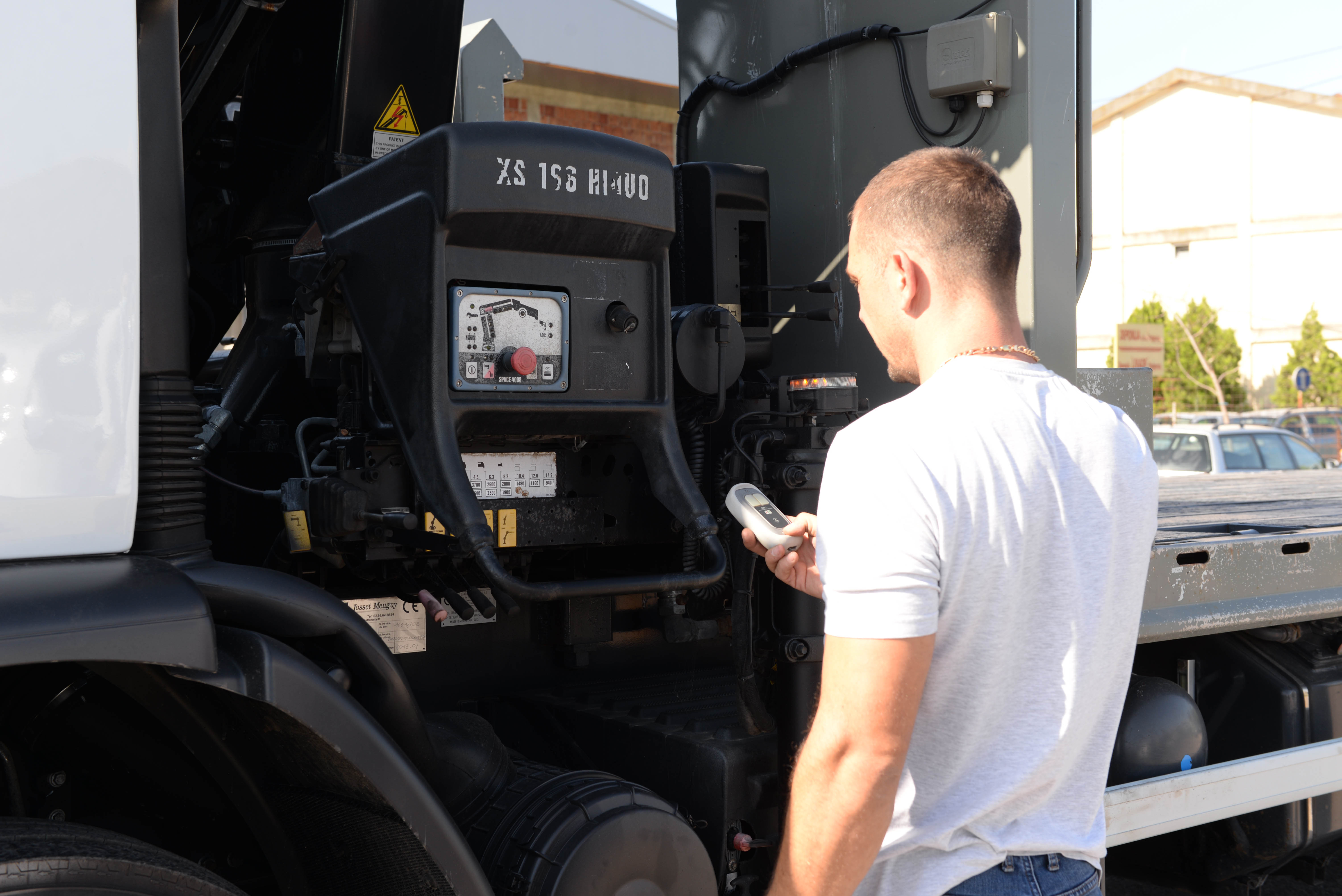 Značajno unaprijeđen vozni park Deponije; Novo specijalno vozilo propisno će uklanjati otpadne automobile