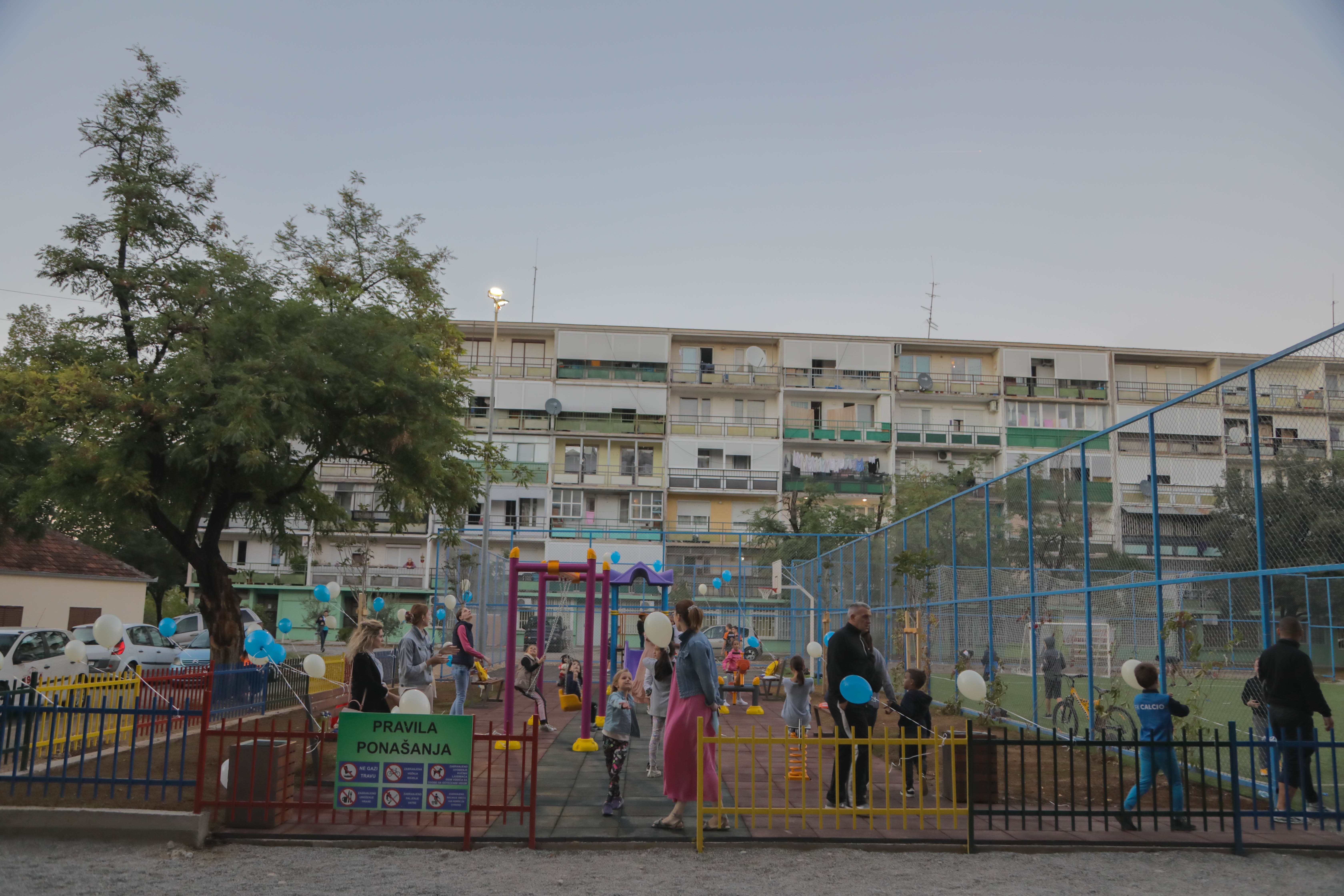 Kultni kvart u Ulici Mitra Bakića dobio nove sportske terene i parking; Otvoreno 30. dječije igralište u Podgorici