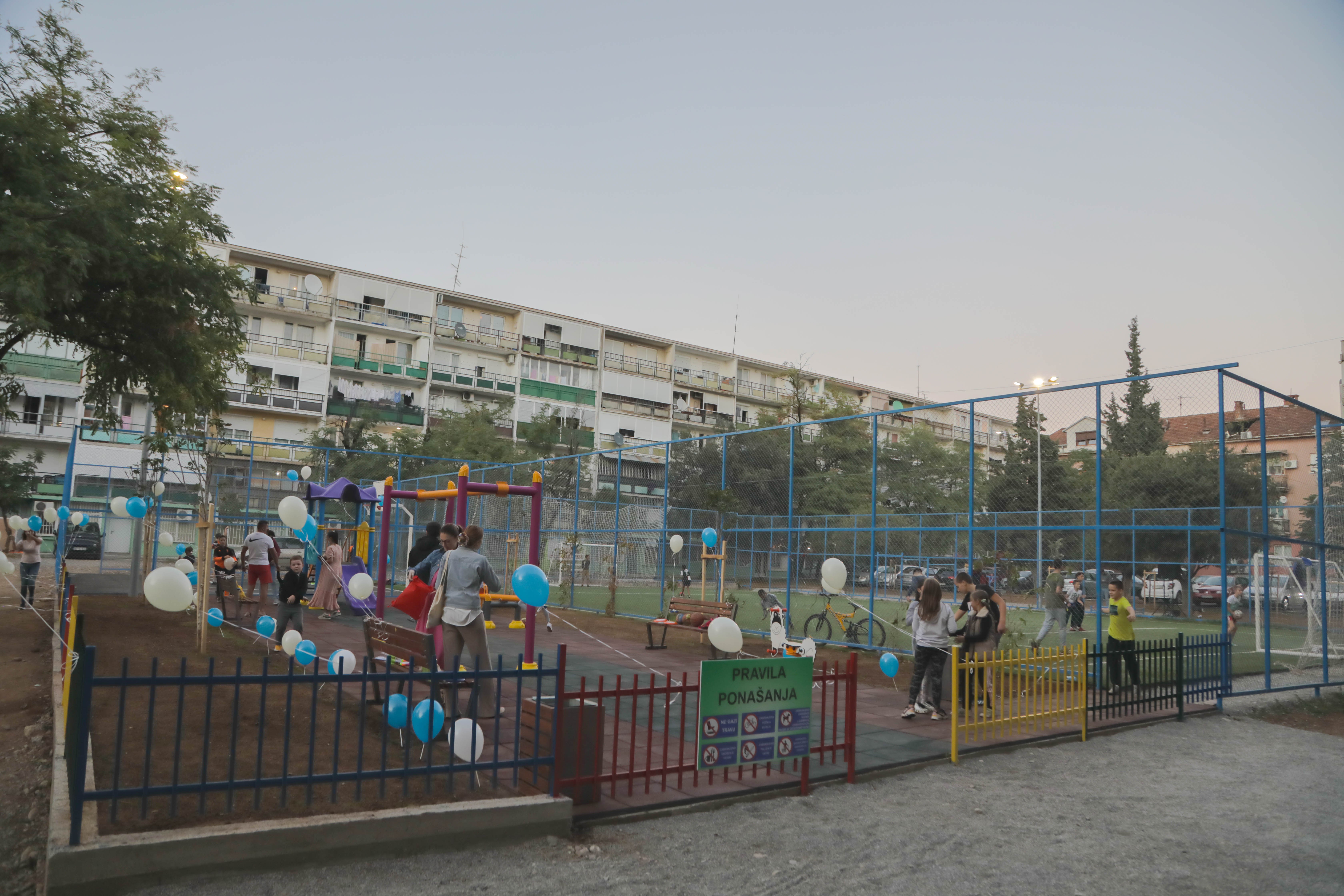 Kultni kvart u Ulici Mitra Bakića dobio nove sportske terene i parking; Otvoreno 30. dječije igralište u Podgorici