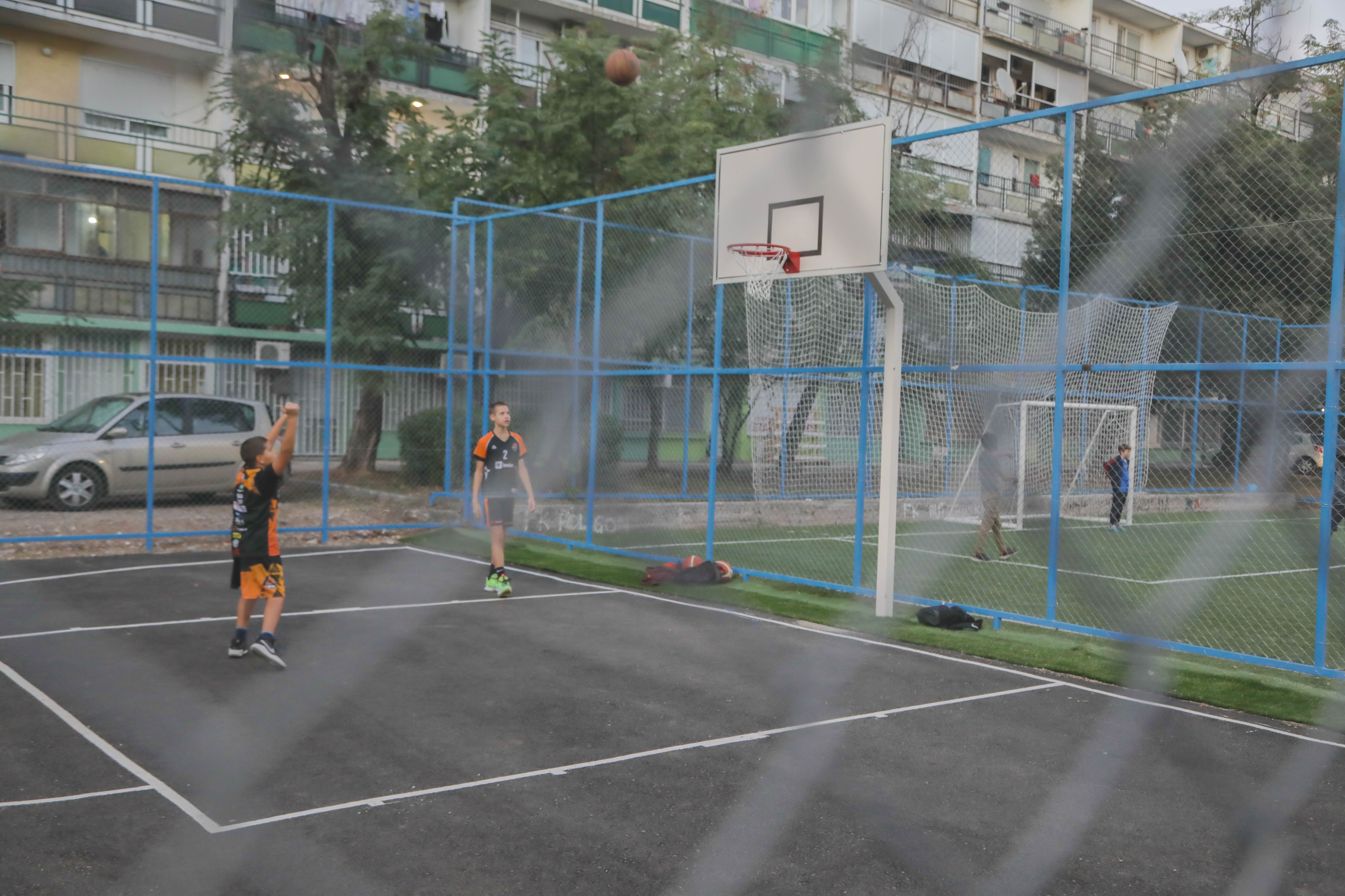 Kultni kvart u Ulici Mitra Bakića dobio nove sportske terene i parking; Otvoreno 30. dječije igralište u Podgorici