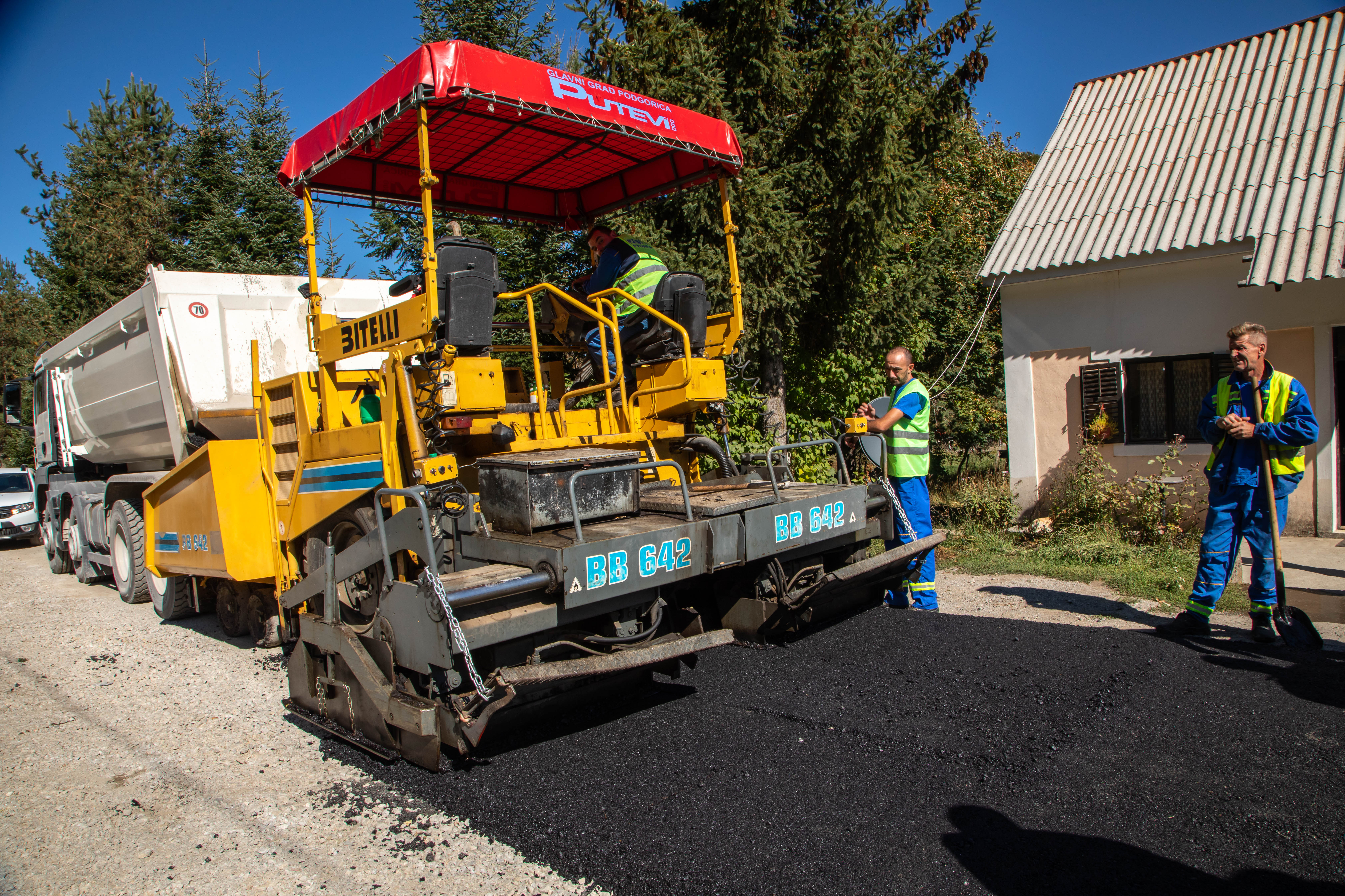 Vuković obišao Verušu; Građani nakon više decenija dobili adekvatnu putnu infrastrukturu