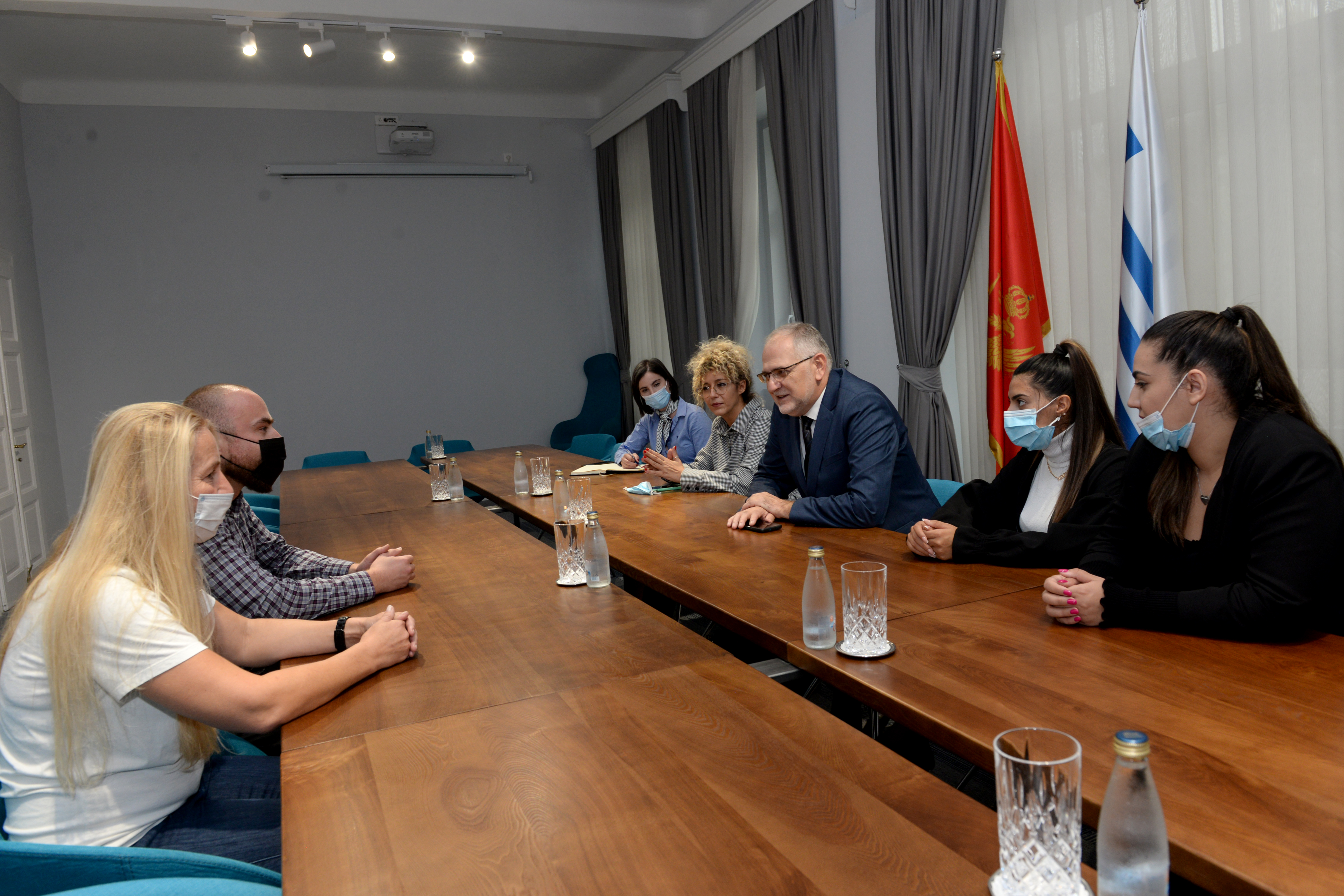 Donacija kompanije SBBET uručena Sekretarijatu za socijalno staranje