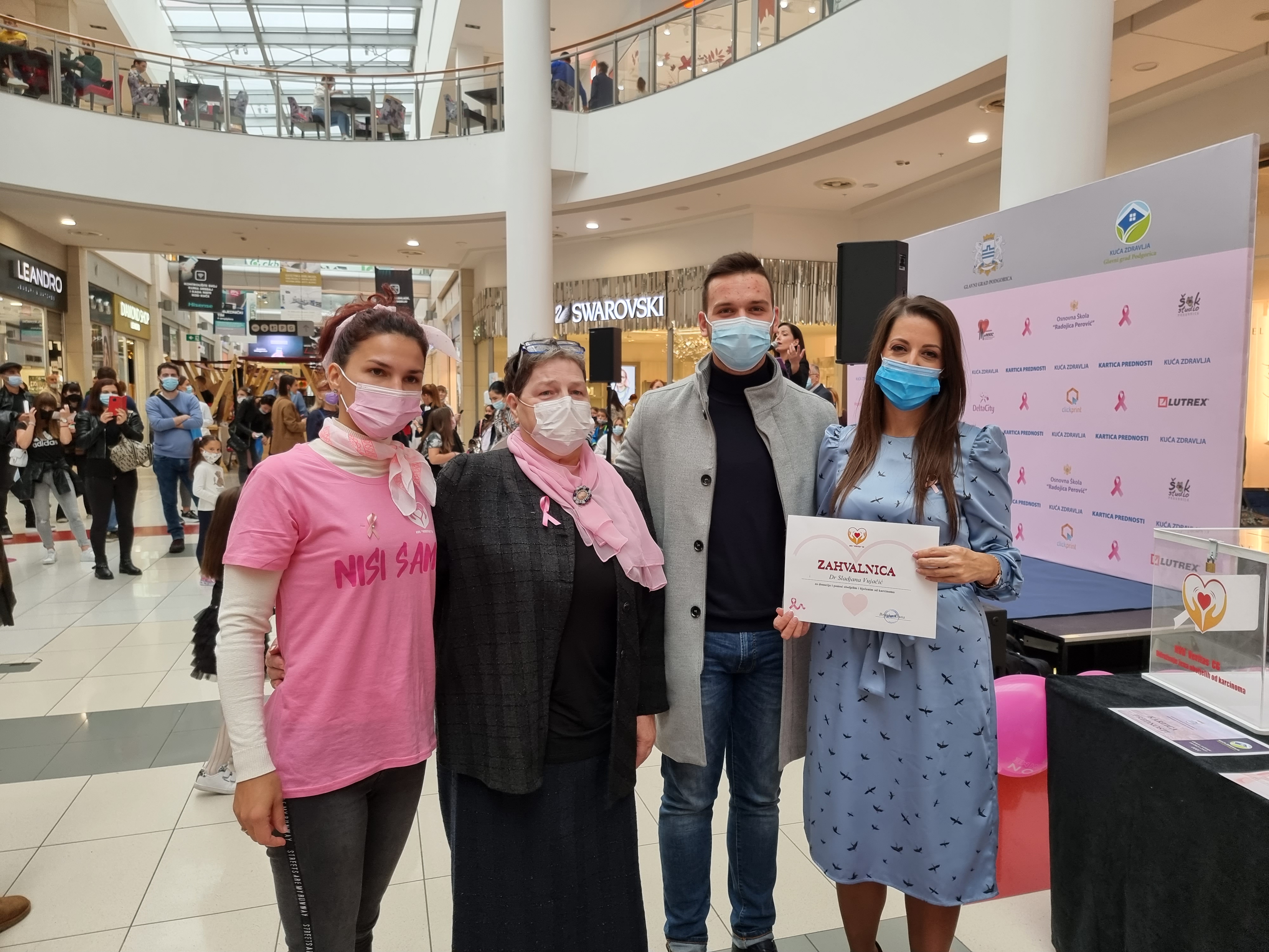 Brojnim aktivnostima i pokretanjem novog socijalnog servisa Glavni grad obilježio mjesec borbe protiv karcinoma dojke; Nisi sama!