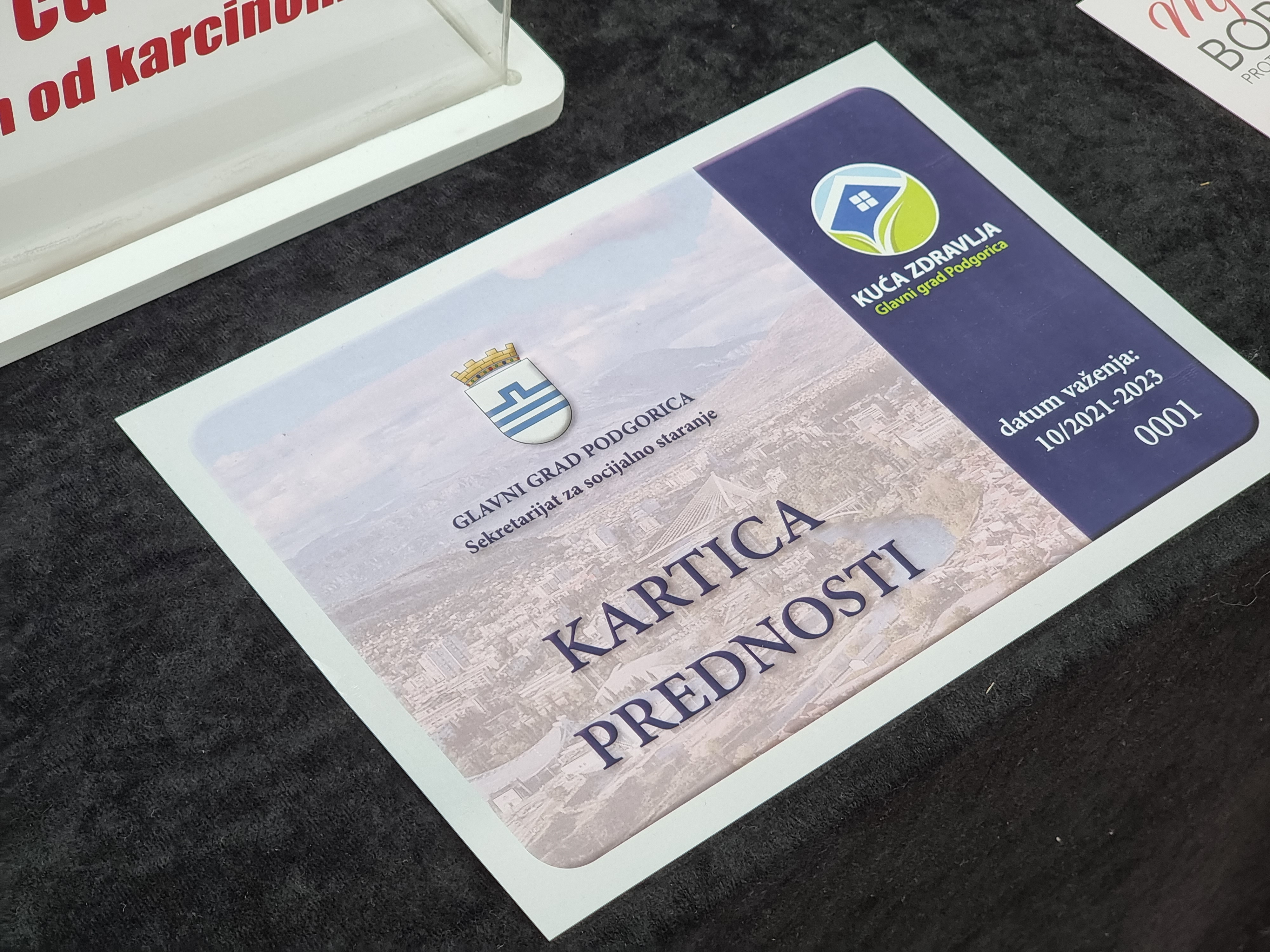 Brojnim aktivnostima i pokretanjem novog socijalnog servisa Glavni grad obilježio mjesec borbe protiv karcinoma dojke; Nisi sama!