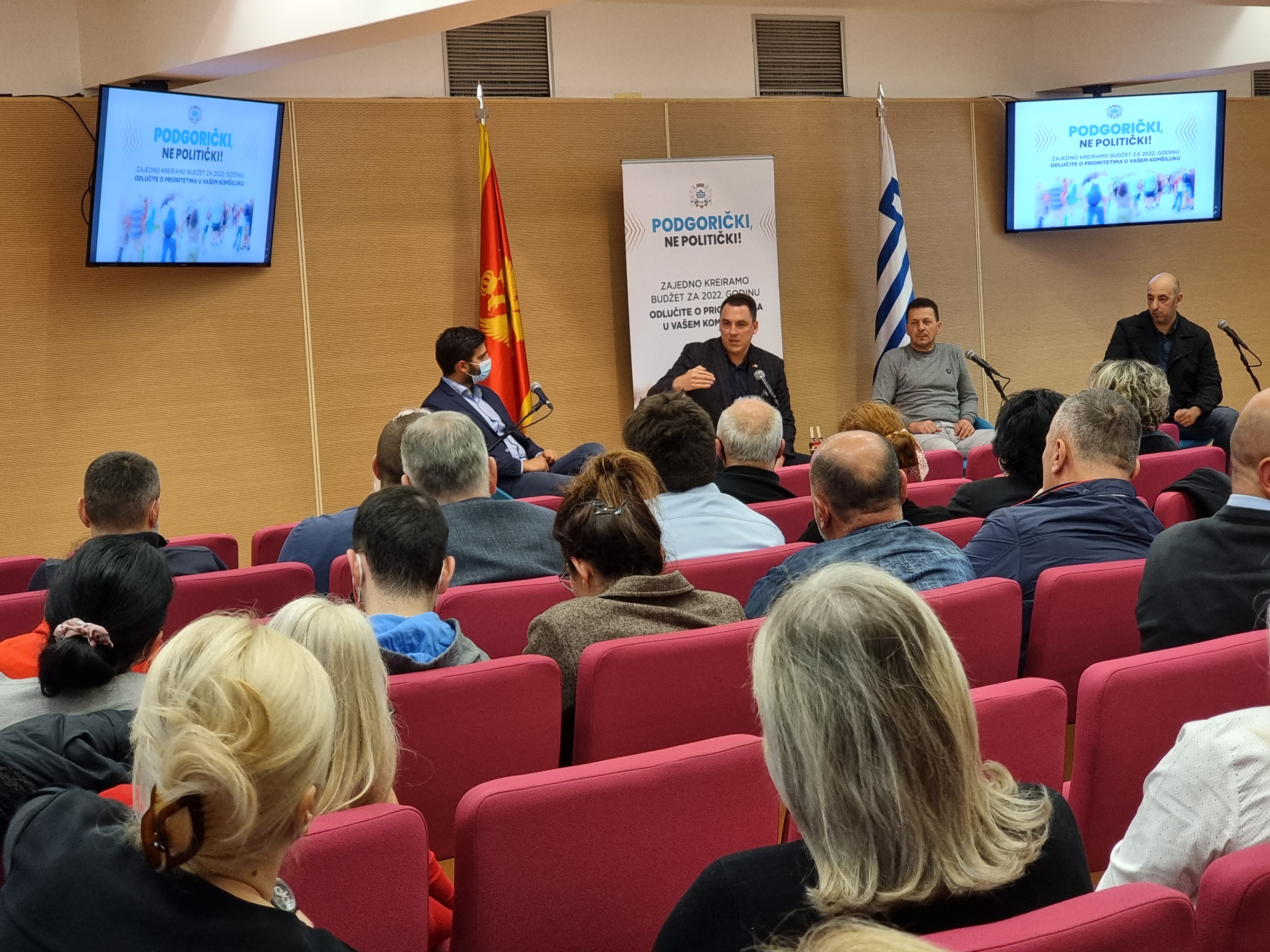 Vuković sa stanovnicima centra grada; Podsjetio na ulaganja vrijedna 13 miliona eura i najavio nove projekte