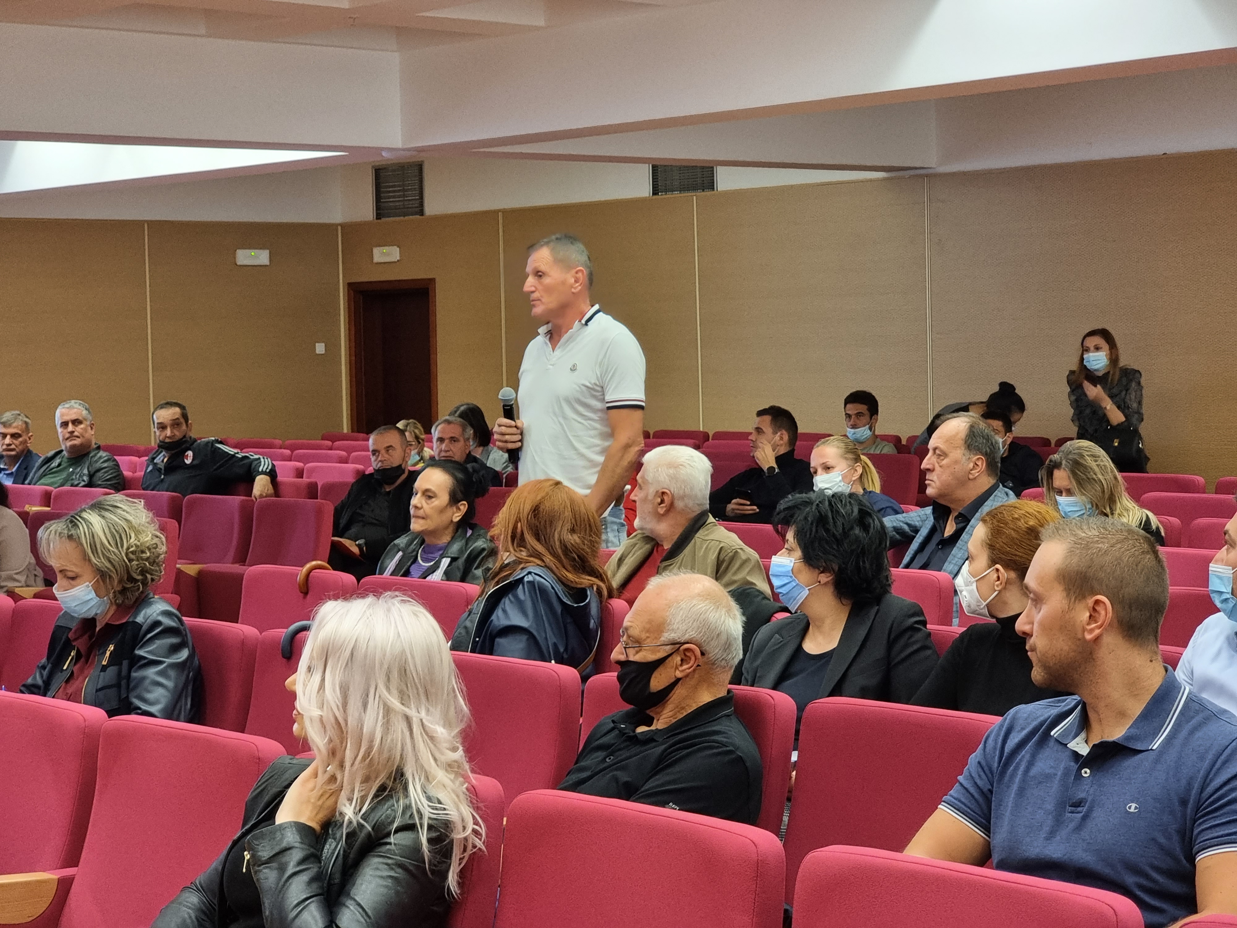 Vuković sa stanovnicima centra grada; Podsjetio na ulaganja vrijedna 13 miliona eura i najavio nove projekte