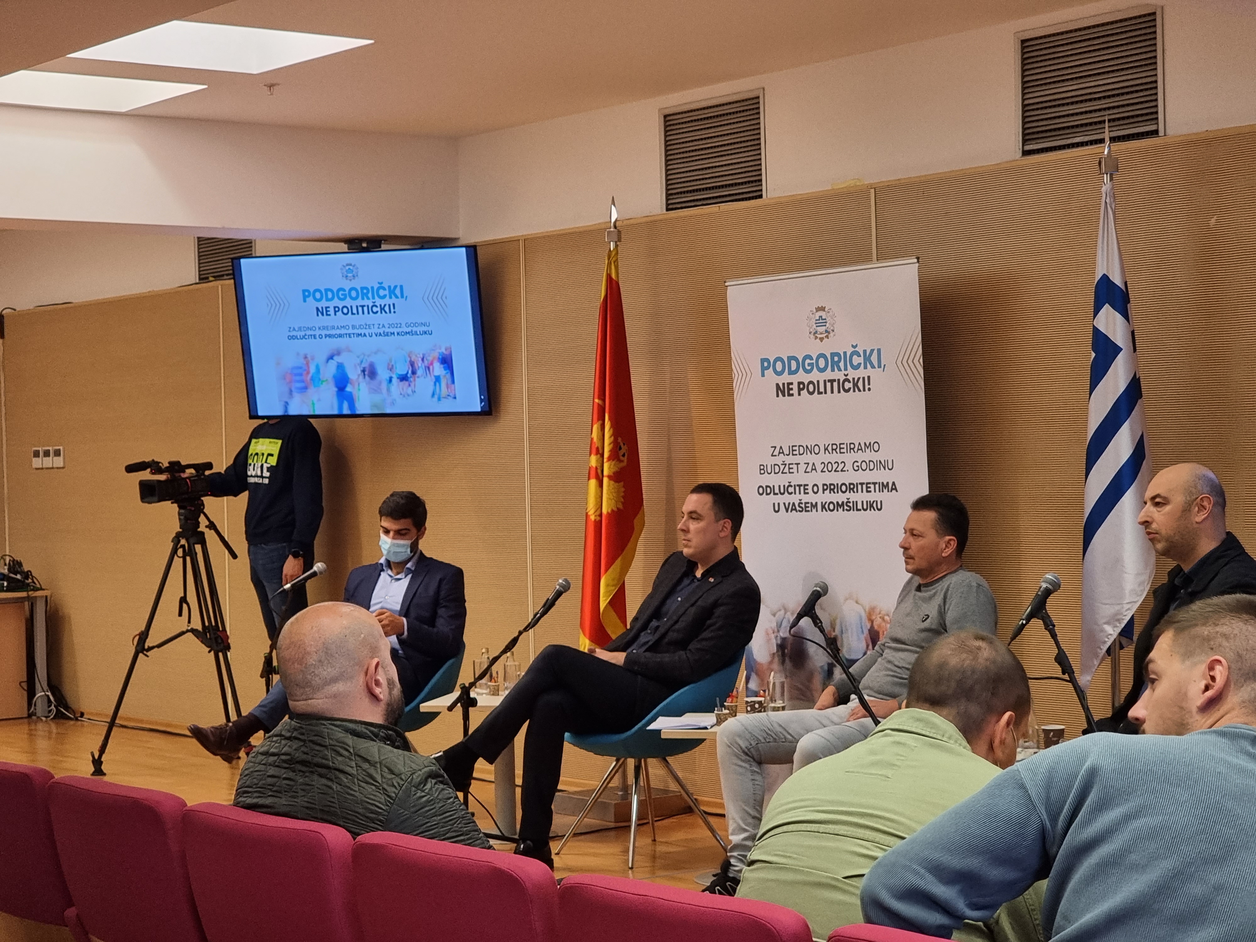 Vuković sa stanovnicima centra grada; Podsjetio na ulaganja vrijedna 13 miliona eura i najavio nove projekte