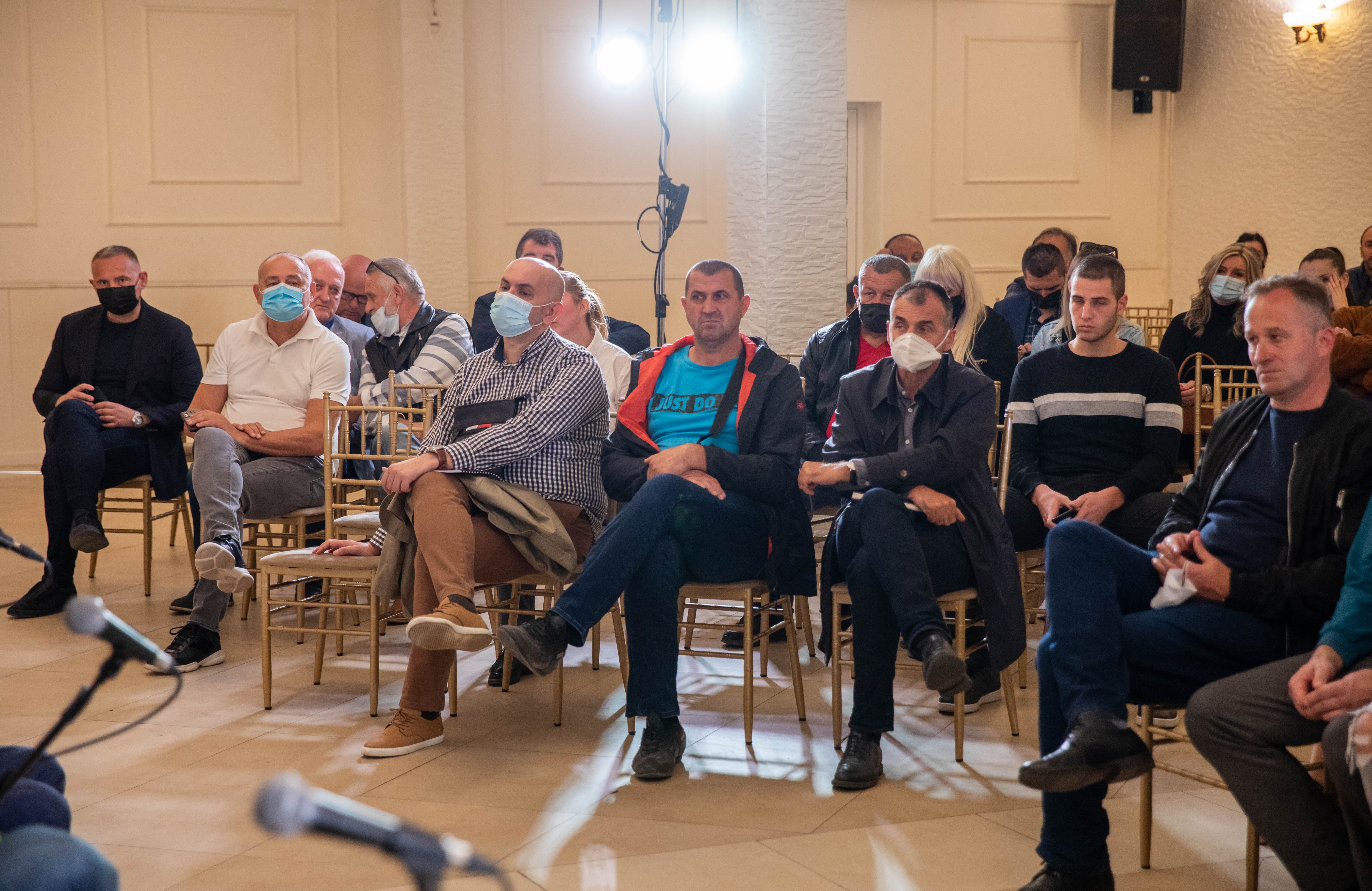 Vuković sa mještanima Zlatice i Zagoriča: Nastavlja se unapređenje uslova života u podgoričkim naseljima