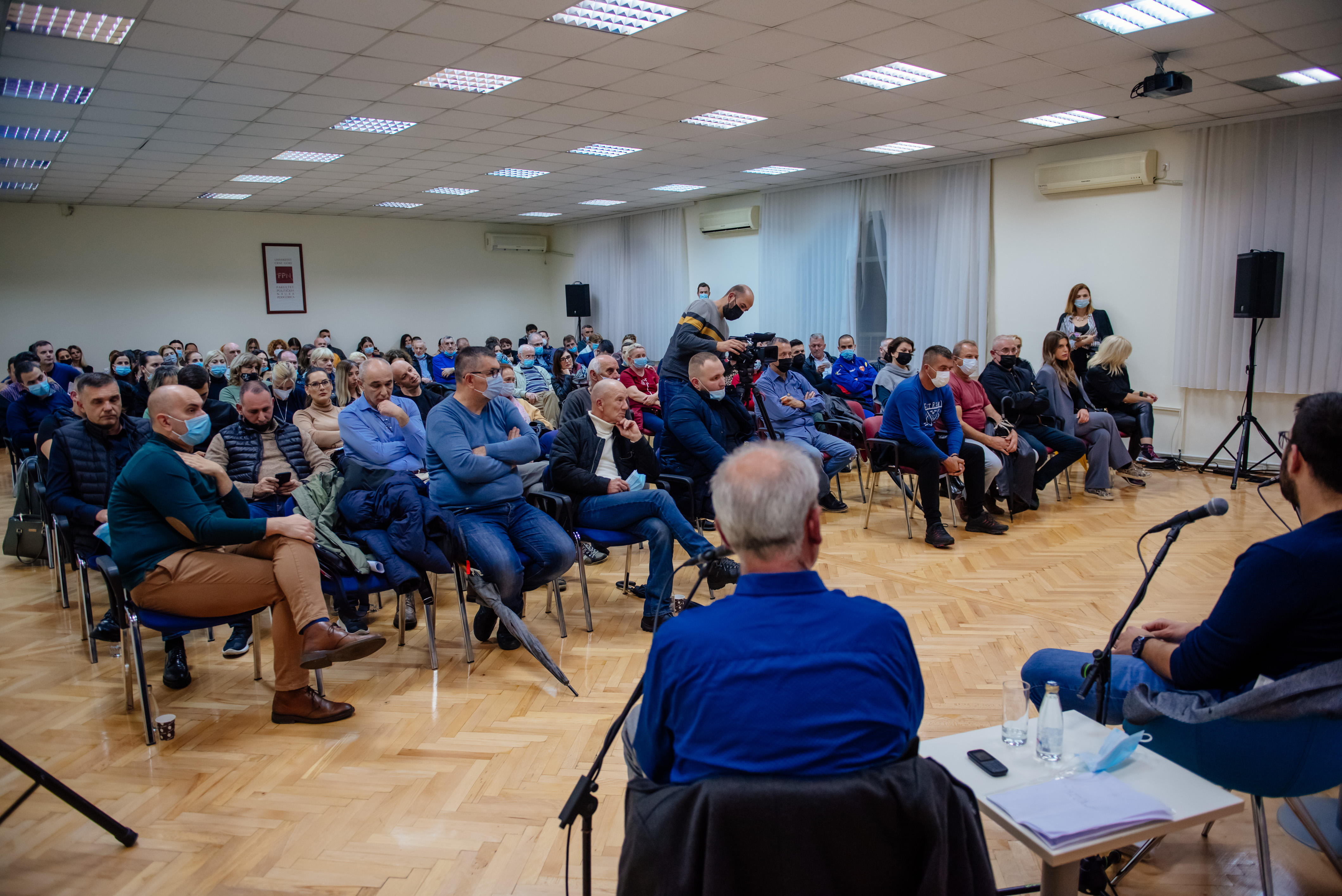 Vuković sa stanovnicima mjesnih zajednica "13. jul" i "Momišići"; U projekte u ovom dijelu grada uloženo 2,2 miliona eura