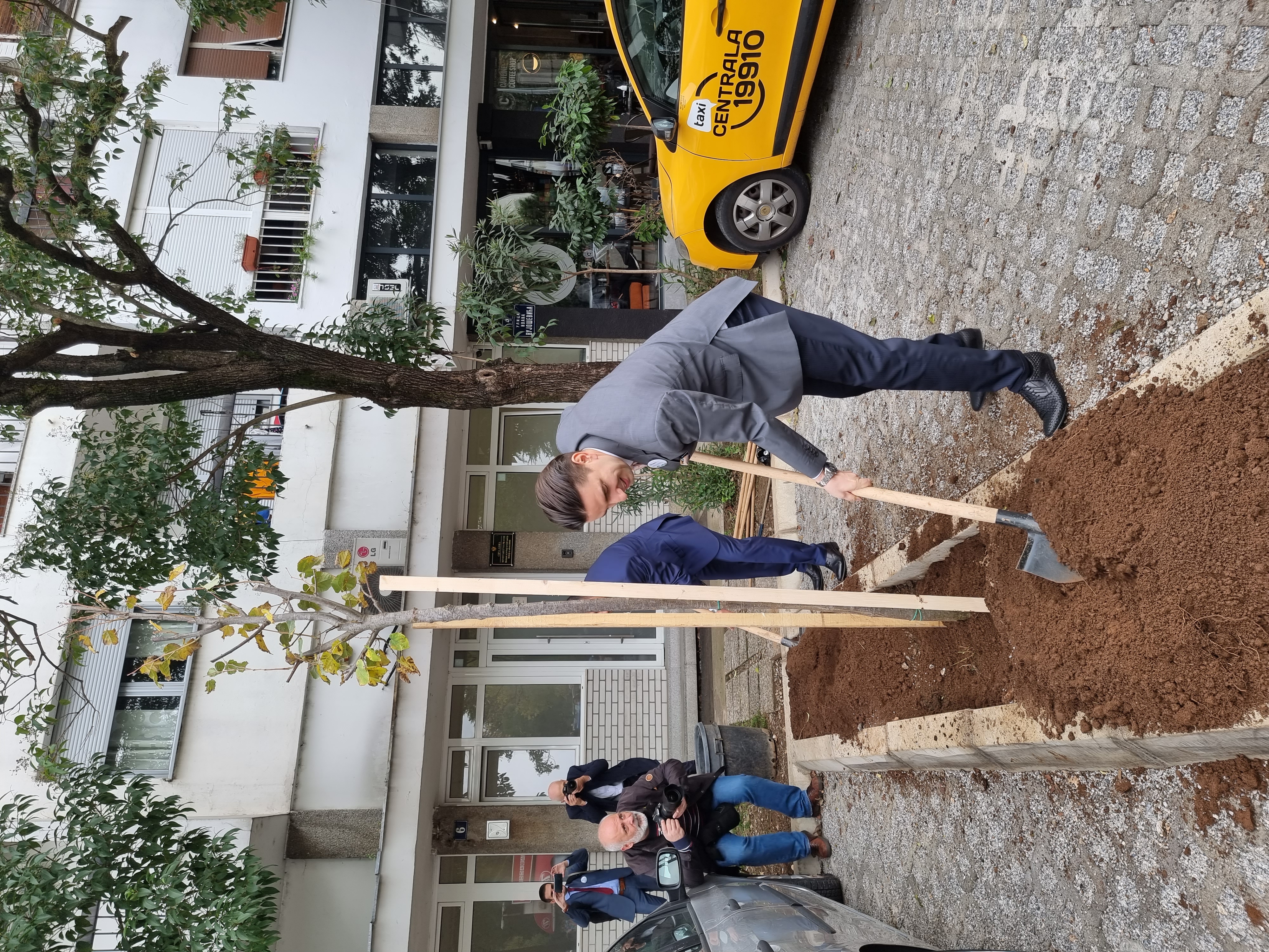 Kroz program finansiranja zelene ekonomije Zapadnog Balkana u Podgorici zasađeno 10 stabala lipe