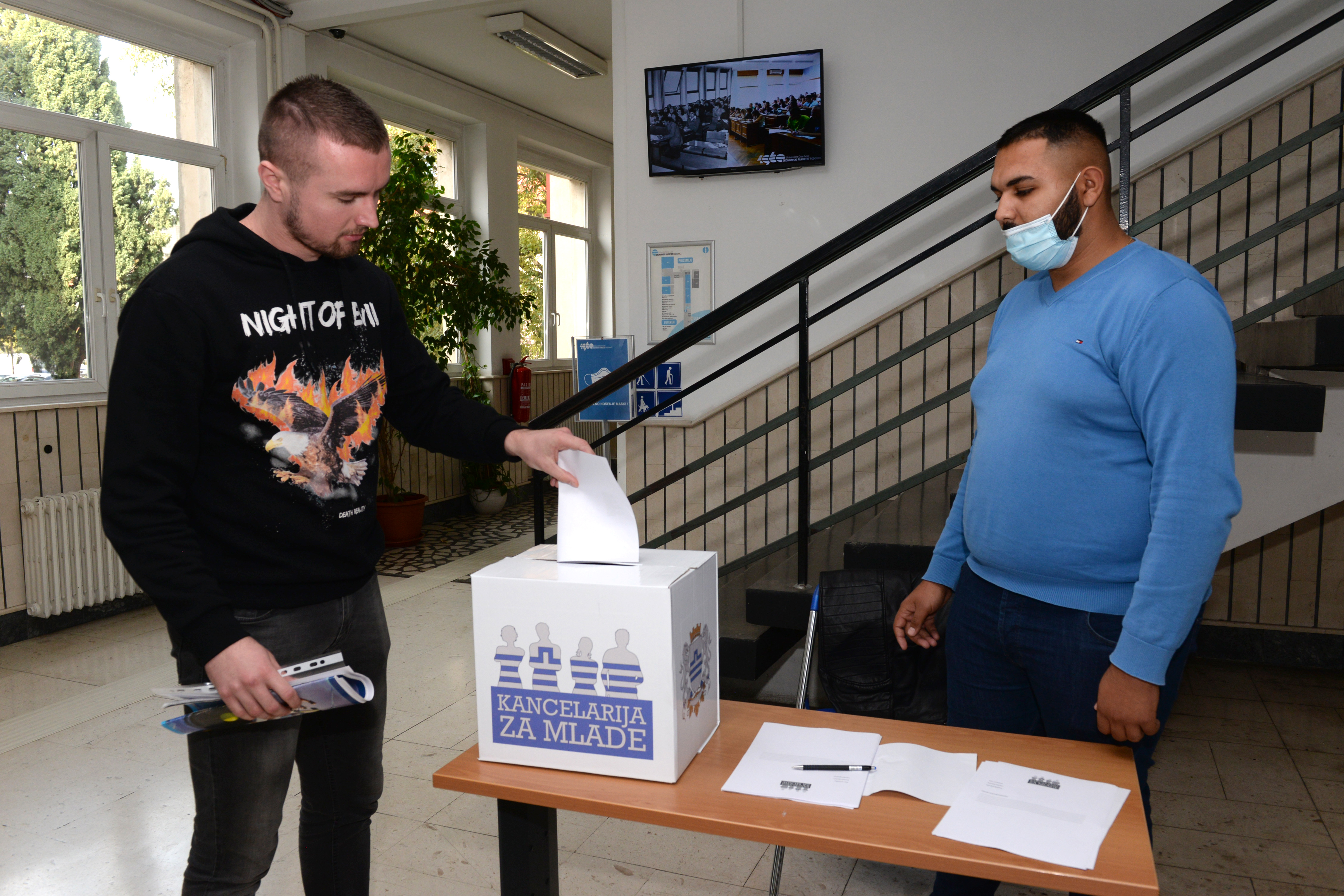 Kancelarija za mlade Glavnog grada osluškuje potrebe studenata; Na podgoričkim fakultetima postavljene kutije za pitanja, prijedloge i sugestije mladih