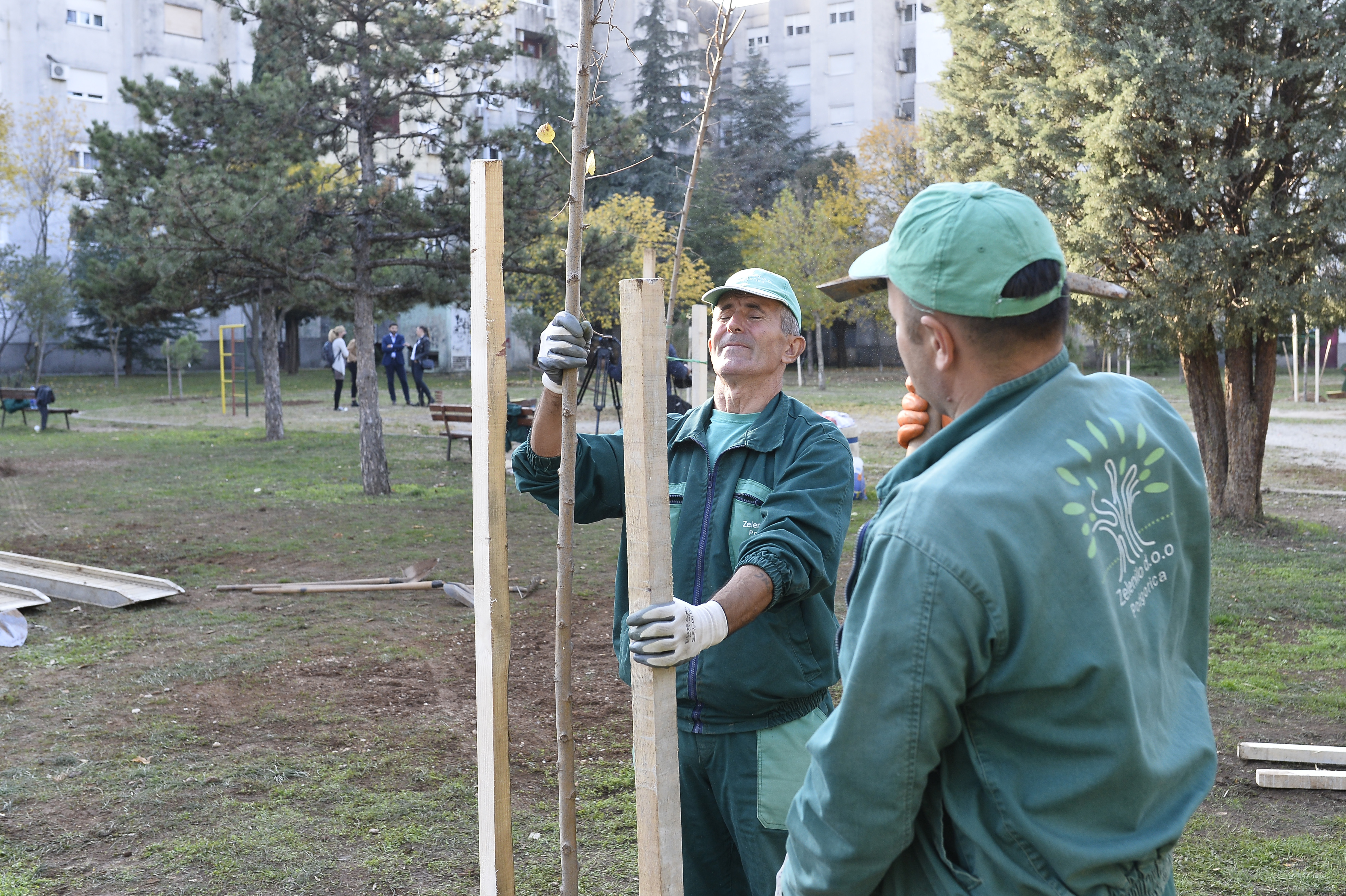Glavni grad u čast Republike Zabjelo simbolično zasadio 30 sadnica u Ulici Radosava Burića