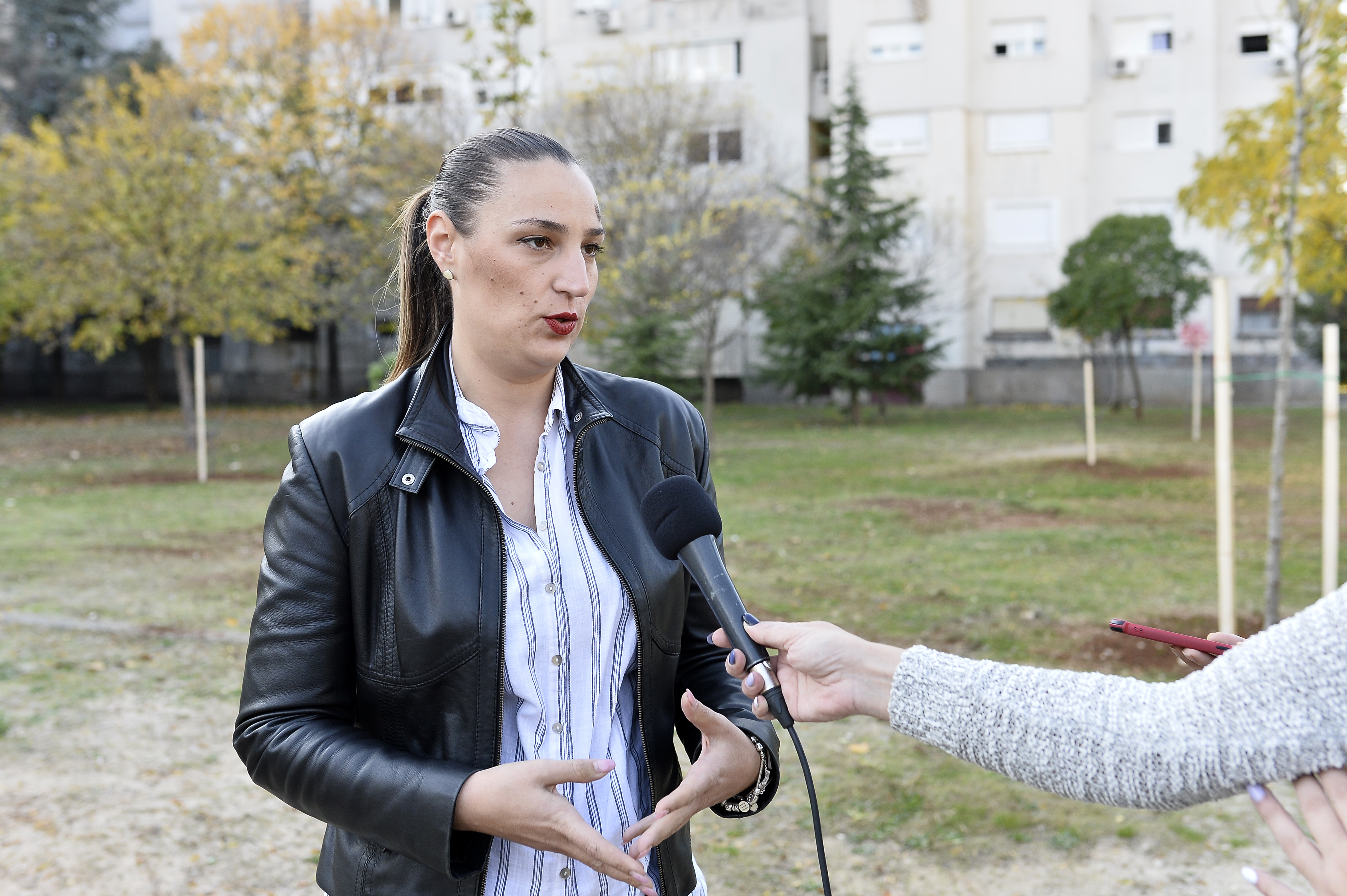 Glavni grad u čast Republike Zabjelo simbolično zasadio 30 sadnica u Ulici Radosava Burića