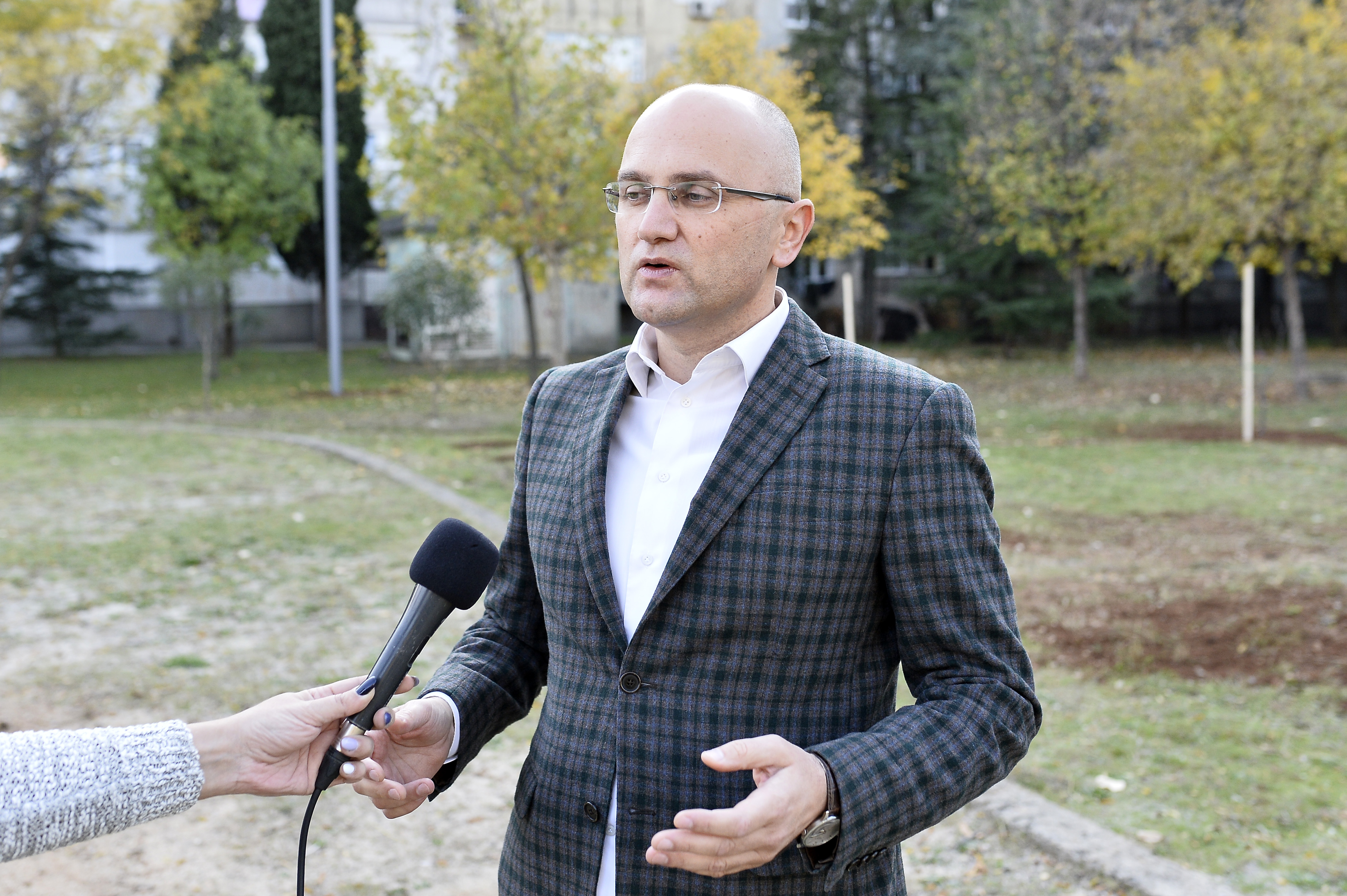 Glavni grad u čast Republike Zabjelo simbolično zasadio 30 sadnica u Ulici Radosava Burića