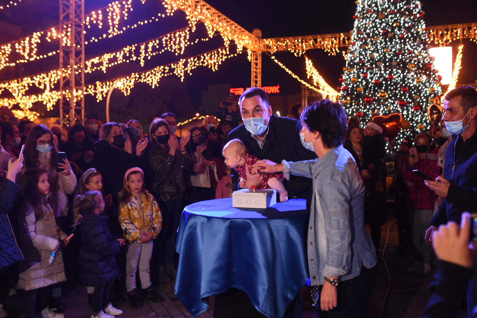 Pazar se vratio u grad- Centar Podgorice do 15. januara u prazničnom duhu