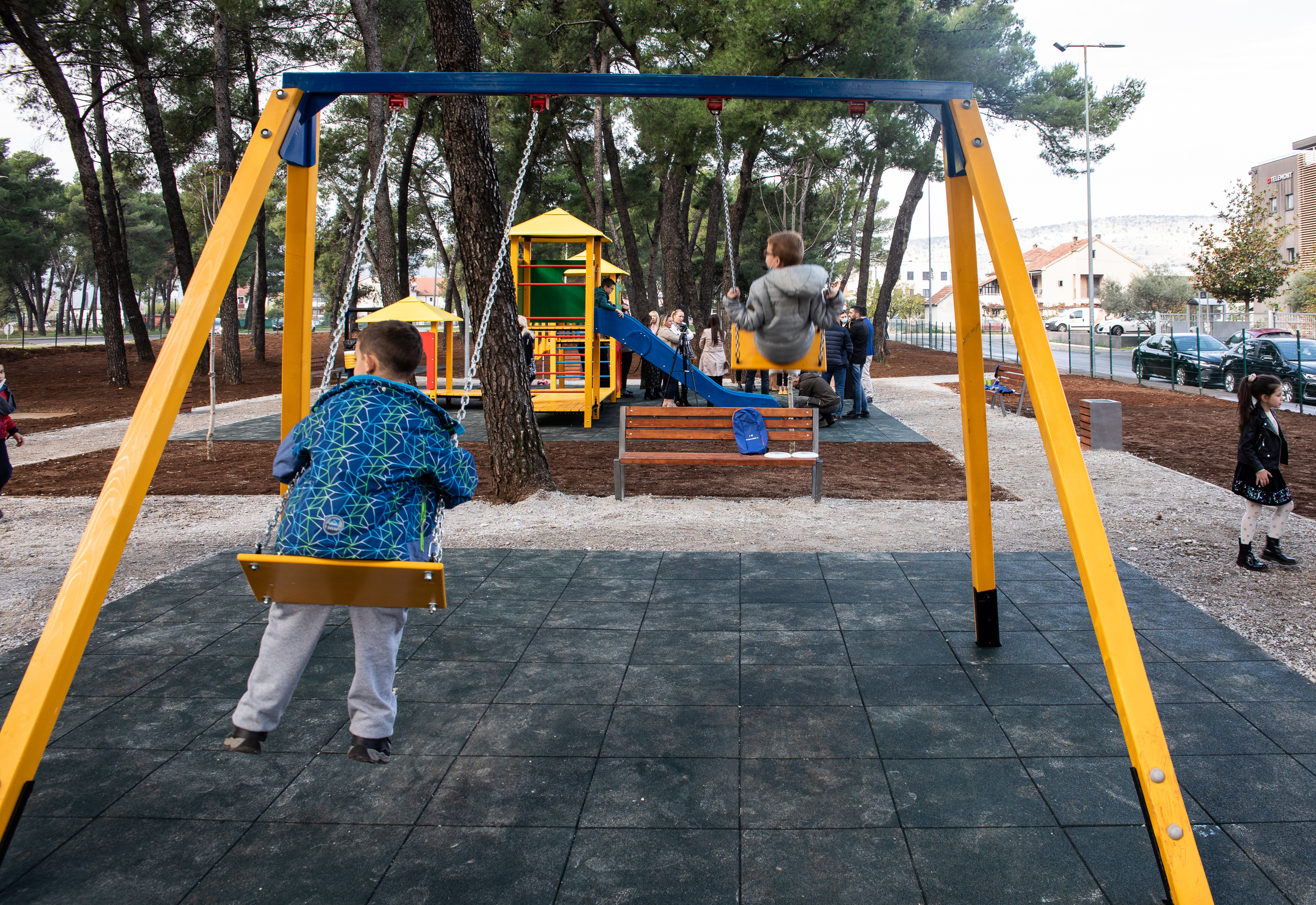 Završeni radovi na uređenju zelene površine u drugom dijelu park-šume Tološi
