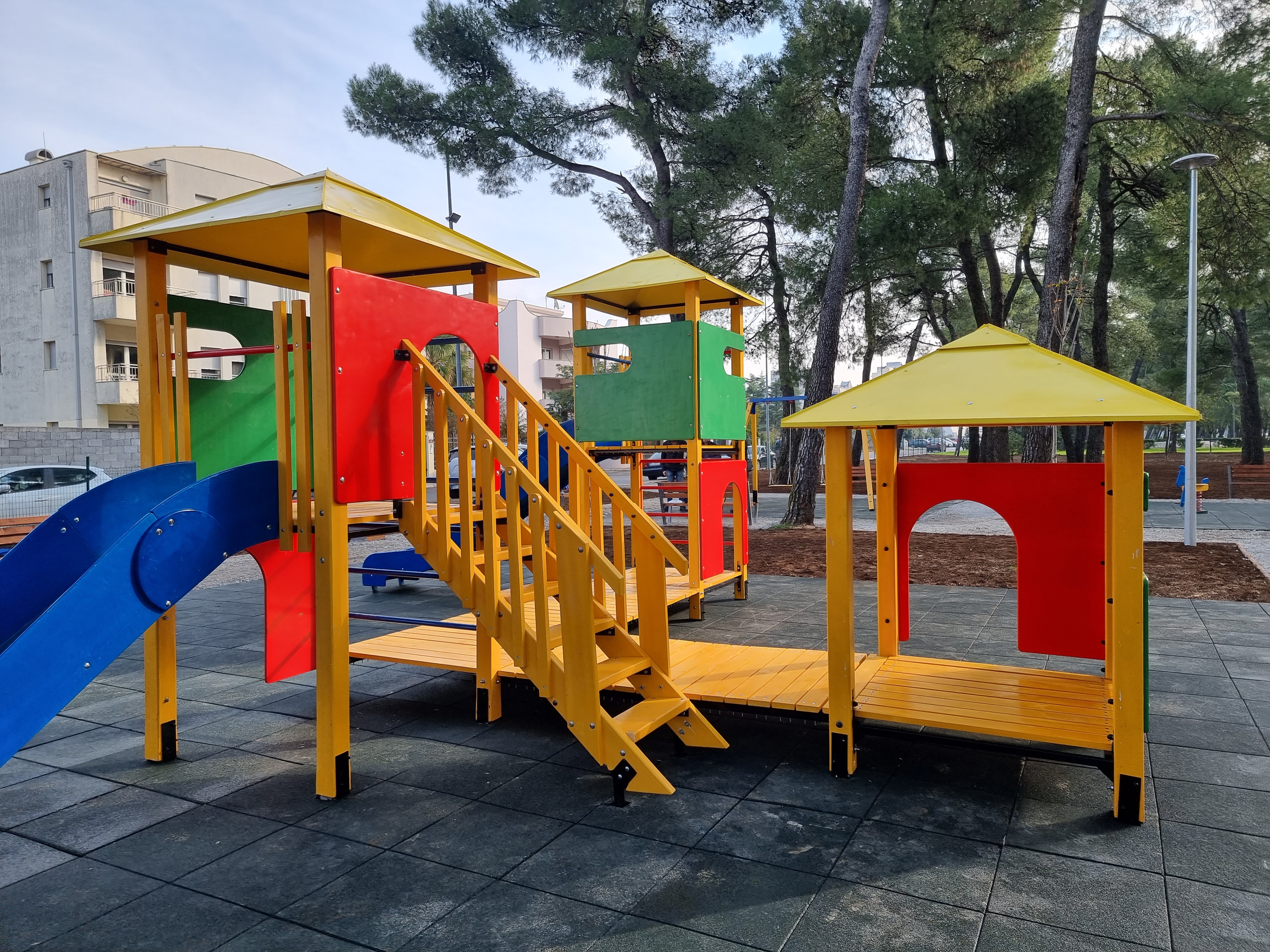 Završeni radovi na uređenju zelene površine u drugom dijelu park-šume Tološi