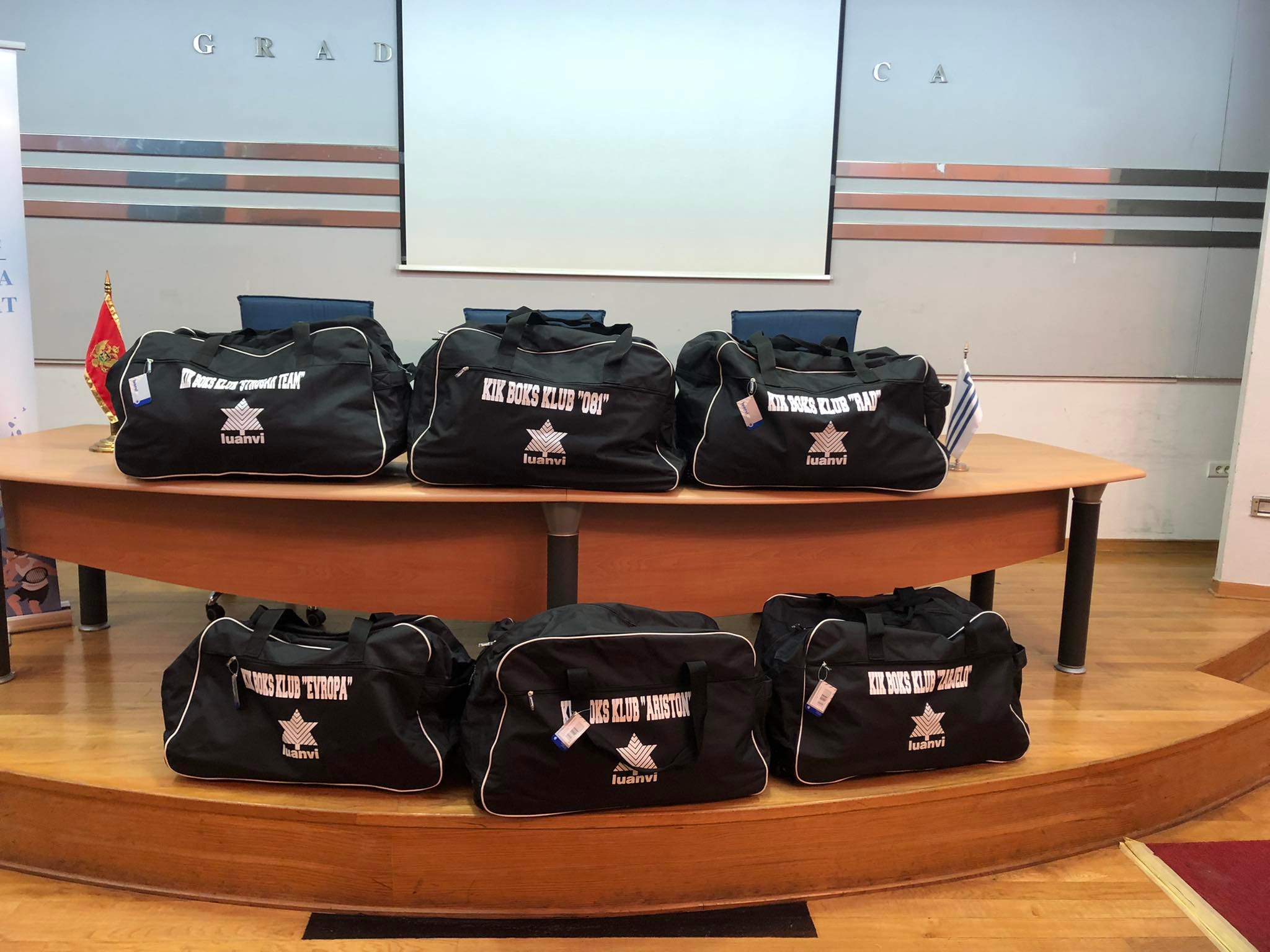 Sekretarijat za kulturu i sport Glavnog grada donirao opremu za kik boks klubove iz Podgorice