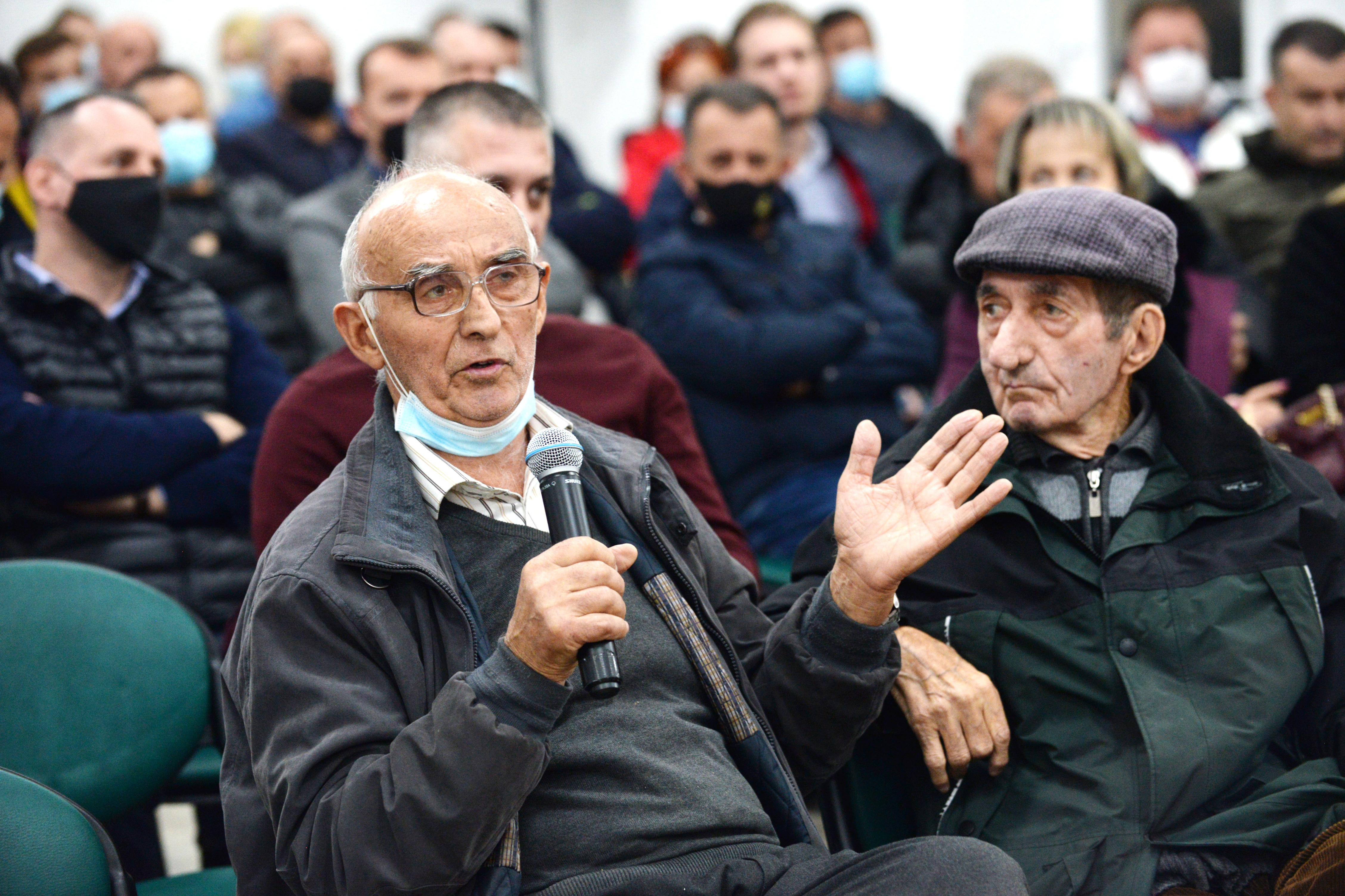 Vuković sa stanovnicima MZ Masline, Jedinstvo, Proleter; Preko 2.560.000 eura uloženo u razvoj ovog dijela grada