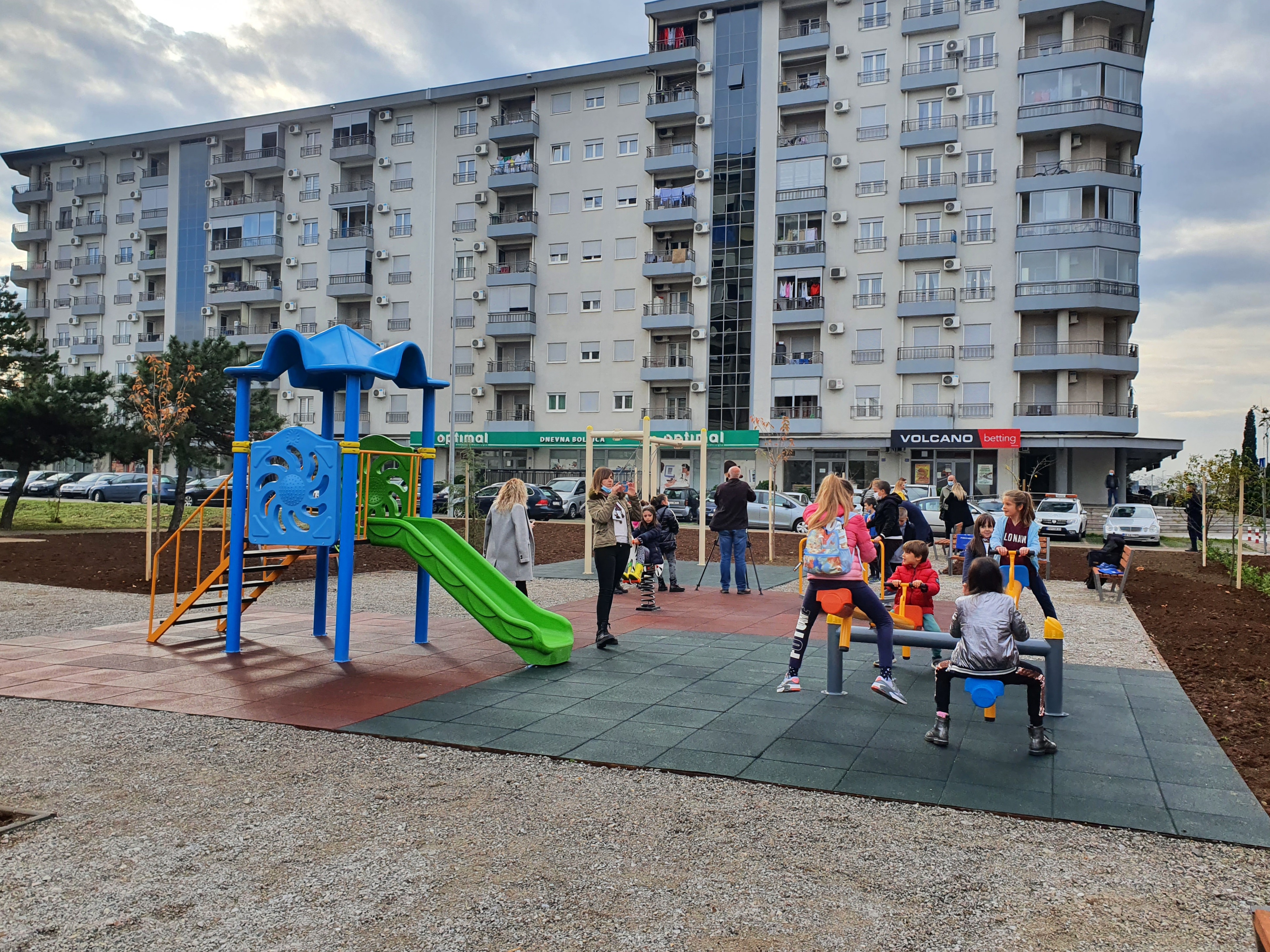 I najmlađi stanovnici Ulice 4. jula dobili su prostor za igru i druženje