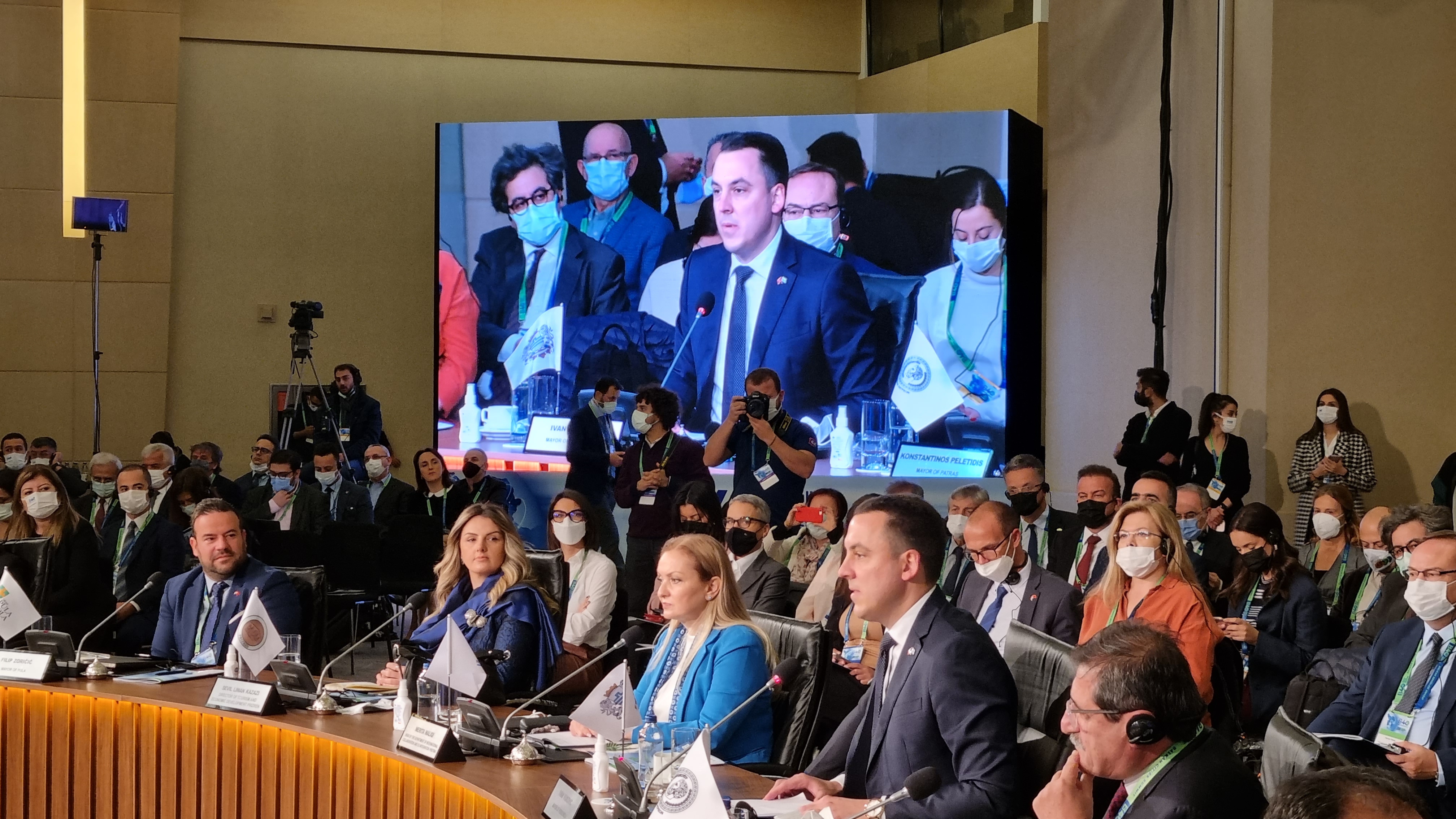 Vuković predstavlja Podgoricu na međunarodnoj konferenciji u Istanbulu; Posvećeno raditi na jačanju postojećih i izgradnji novih odnosa sa gradovima regiona