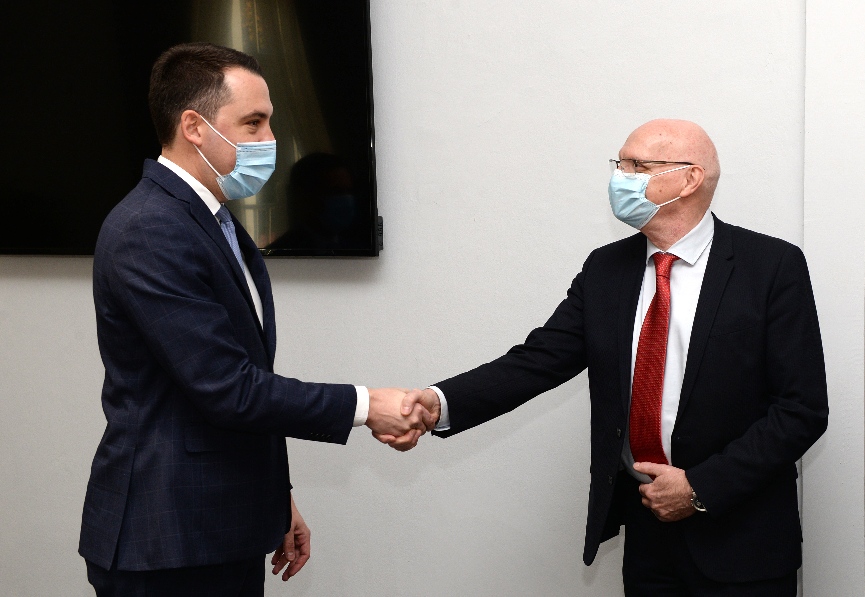 Vuković sa predstavnicima kompanije Molok: Višegodišnja uspješna saradnja se nastavlja;  Podgorica konstantno unapređuje stepen higijene u gradu