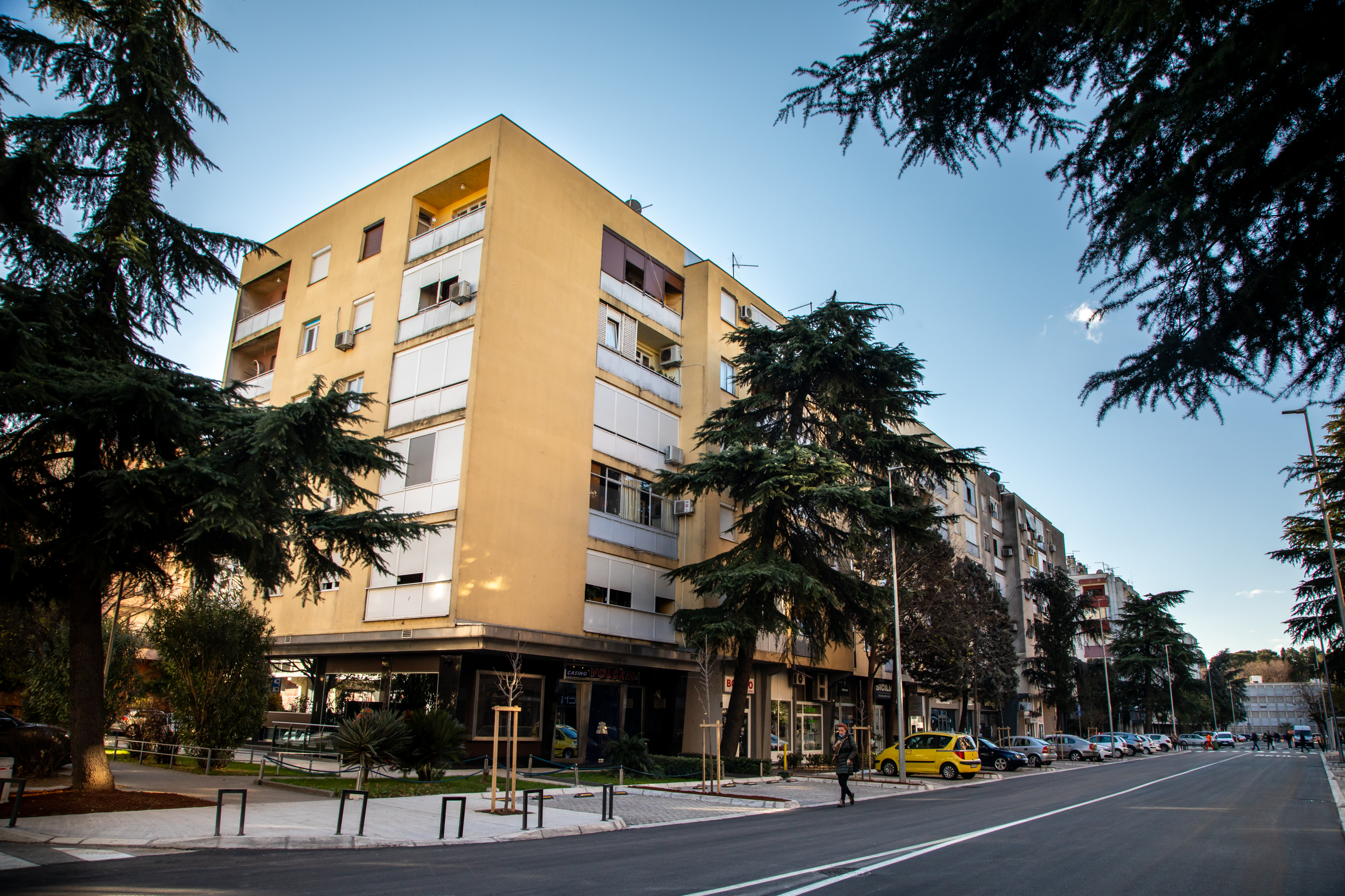 Temeljno sanirana jedna od najznačajnijih saobraćajnica u dijelu grada Preko Morače; Ulica Ivana Vujoševića dobila novi izgled