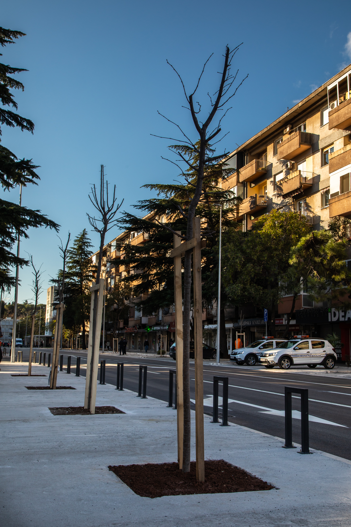 Temeljno sanirana jedna od najznačajnijih saobraćajnica u dijelu grada Preko Morače; Ulica Ivana Vujoševića dobila novi izgled