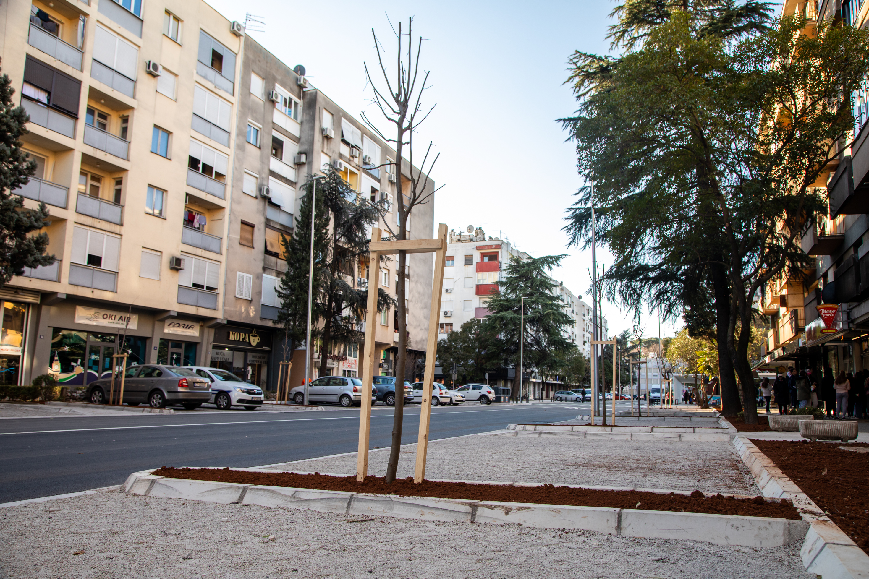 Temeljno sanirana jedna od najznačajnijih saobraćajnica u dijelu grada Preko Morače; Ulica Ivana Vujoševića dobila novi izgled