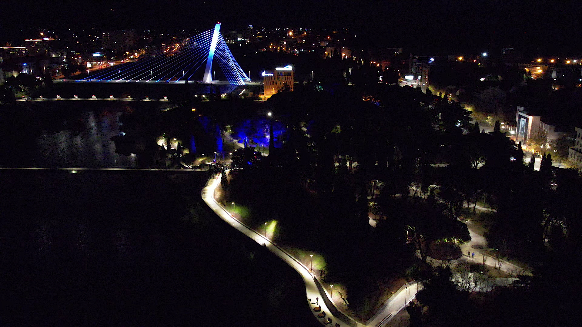 Izgrađeno šetalište uz Moraču i uređen Njegošev park; Ispunjen san mnogih generacija Podgoričanki i Podgoričana