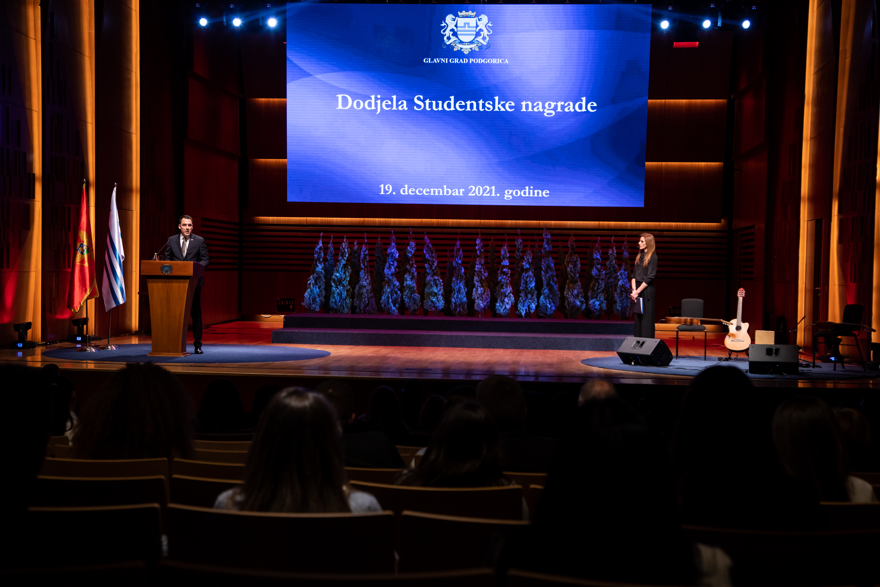 Dodijeljene nagrade najboljim studentima za 2021. godinu; Vuković: Vi ste budućnost Podgorice i Crne Gore