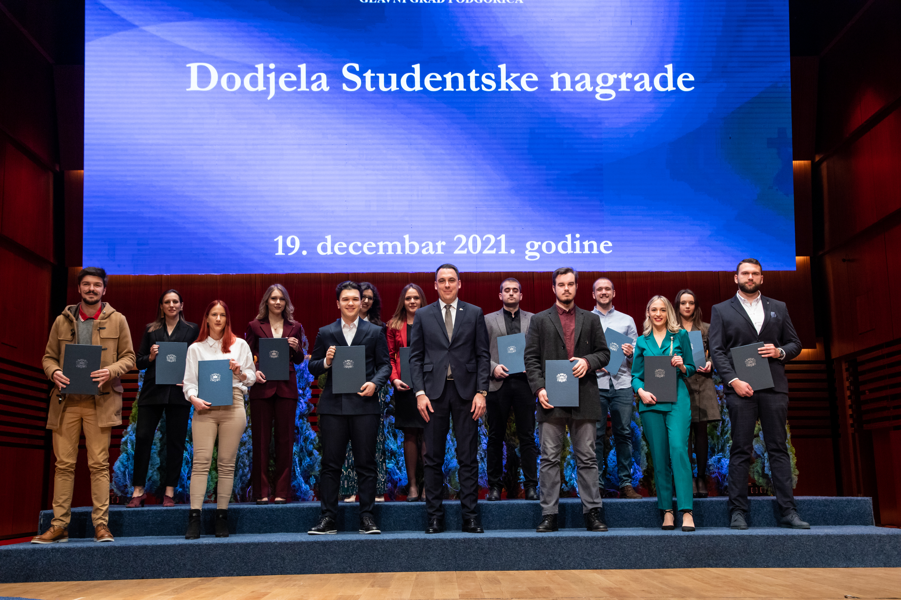 Dodijeljene nagrade najboljim studentima za 2021. godinu; Vuković: Vi ste budućnost Podgorice i Crne Gore