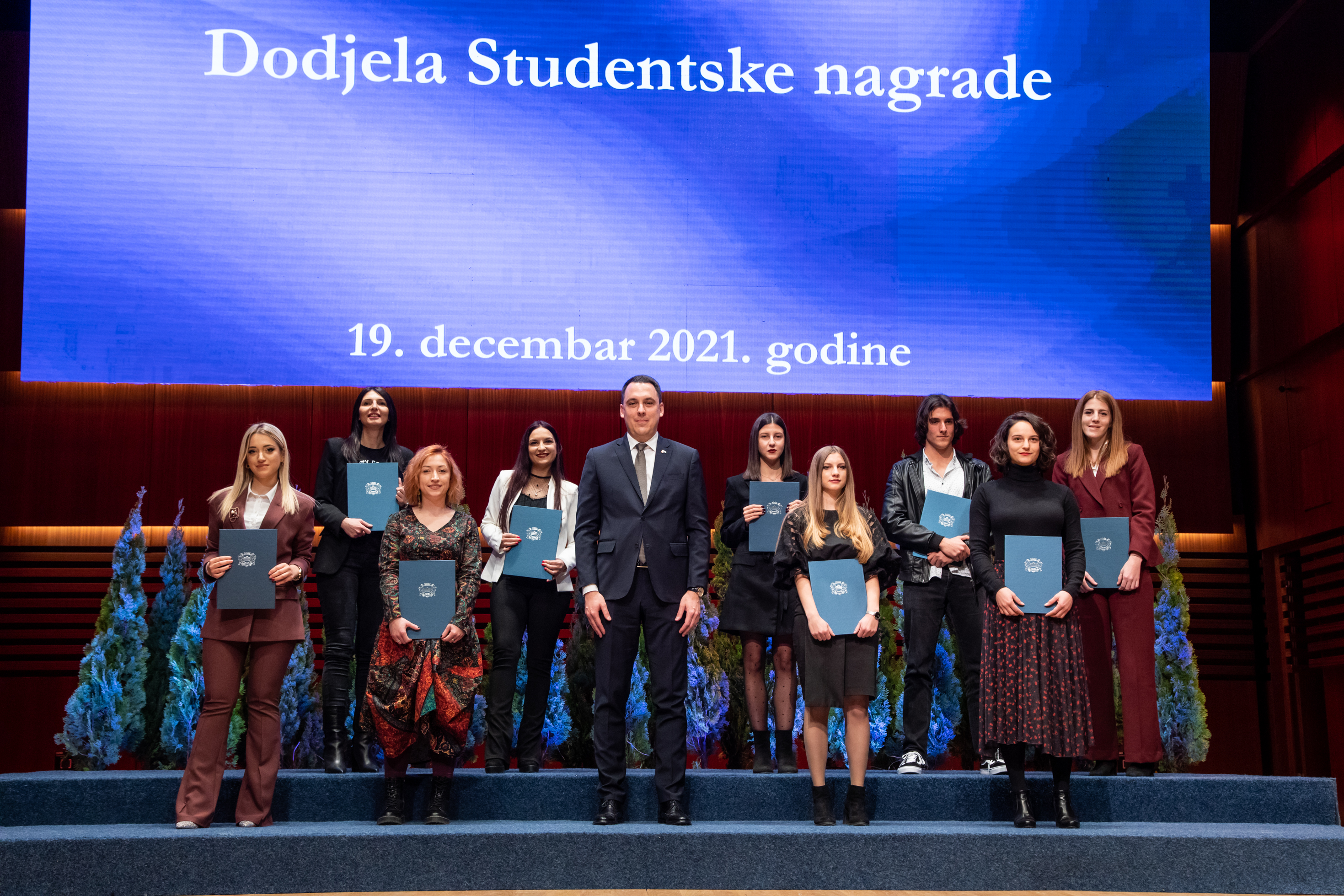 Dodijeljene nagrade najboljim studentima za 2021. godinu; Vuković: Vi ste budućnost Podgorice i Crne Gore