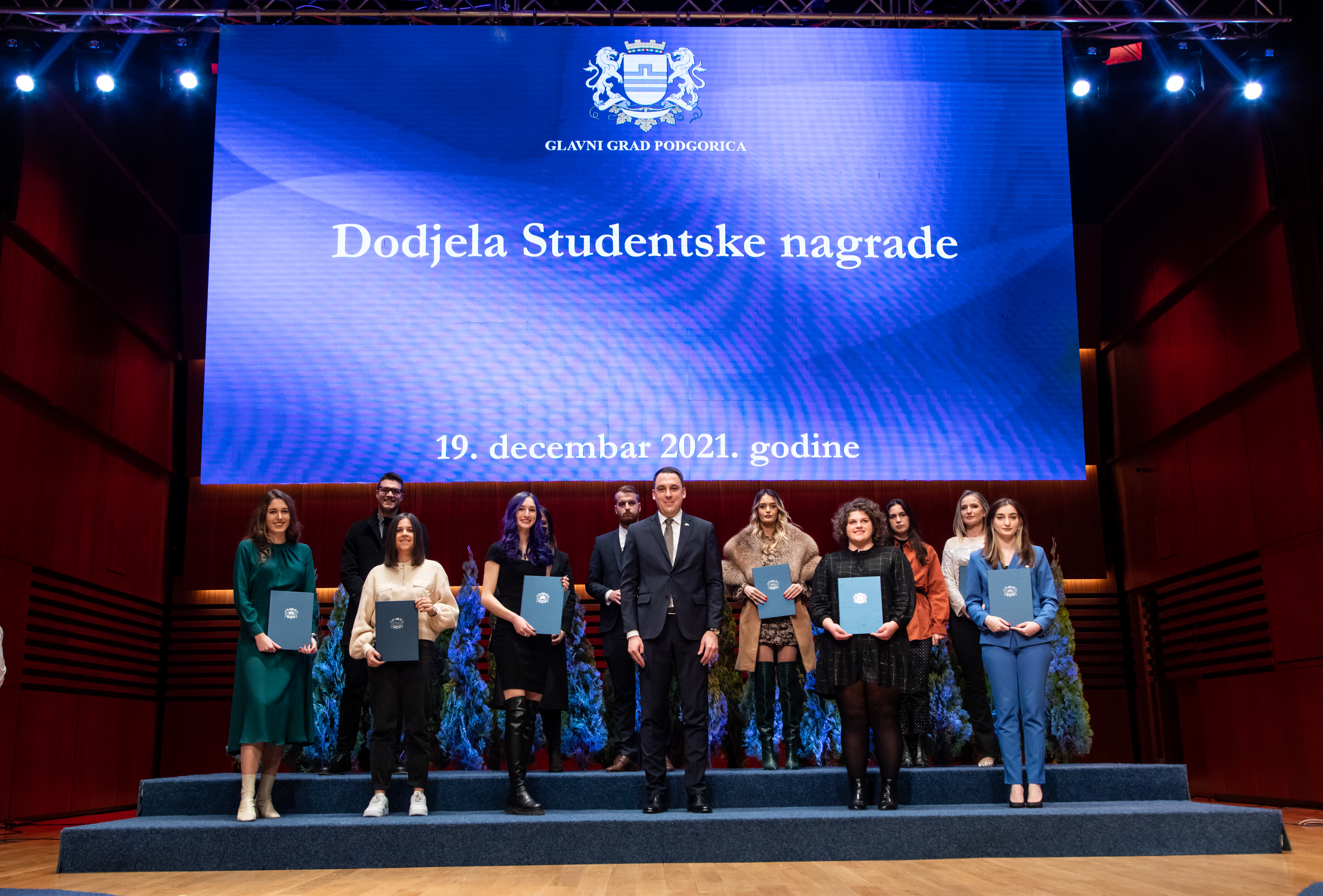 Dodijeljene nagrade najboljim studentima za 2021. godinu; Vuković: Vi ste budućnost Podgorice i Crne Gore