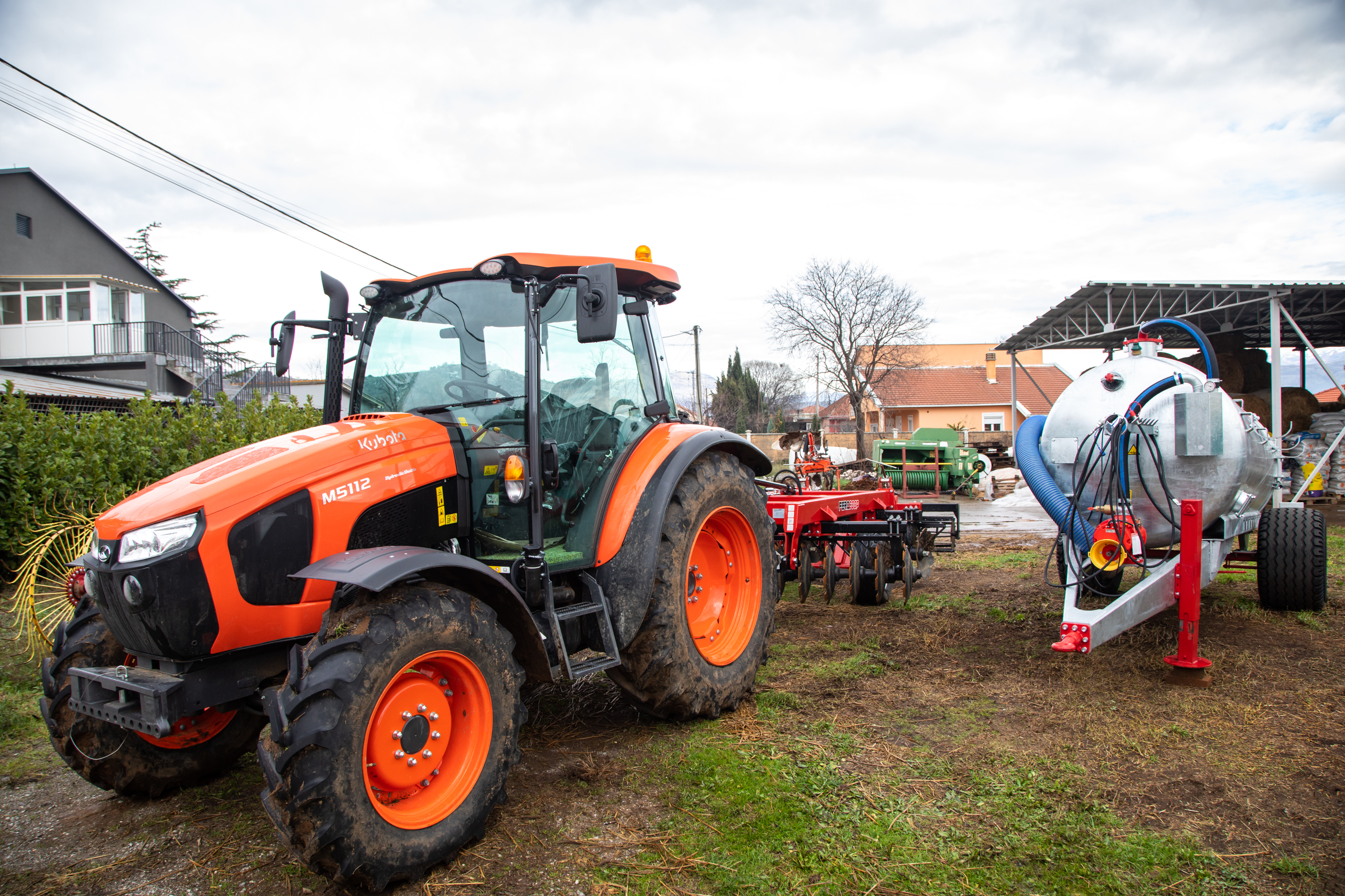 Vuković u posjeti poljoprivrednom gazdinstvu Mugoša; Glavni grad različite sektore poljoprivrede podržao sa 250.000 eura