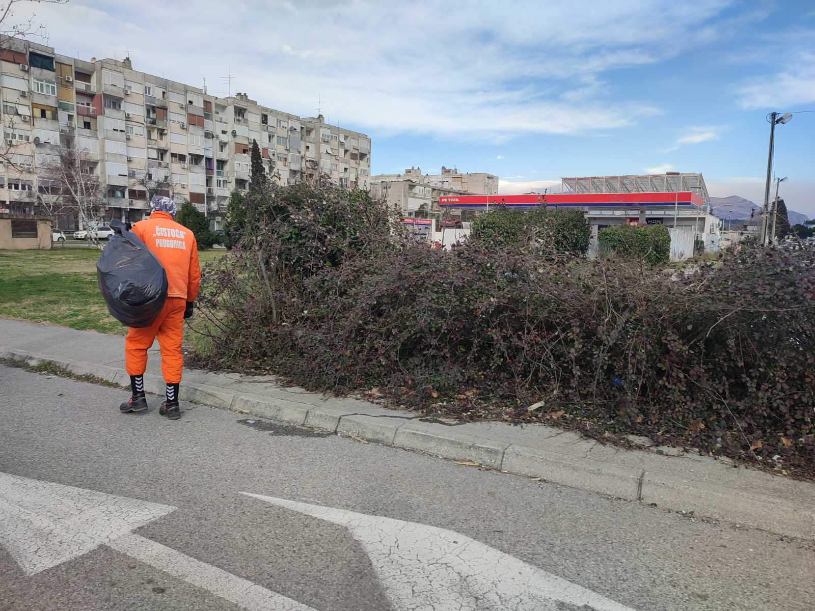 Nadležne gradske službe prate stanje na terenu i aktivno rade na saniranju posljedica nevremena