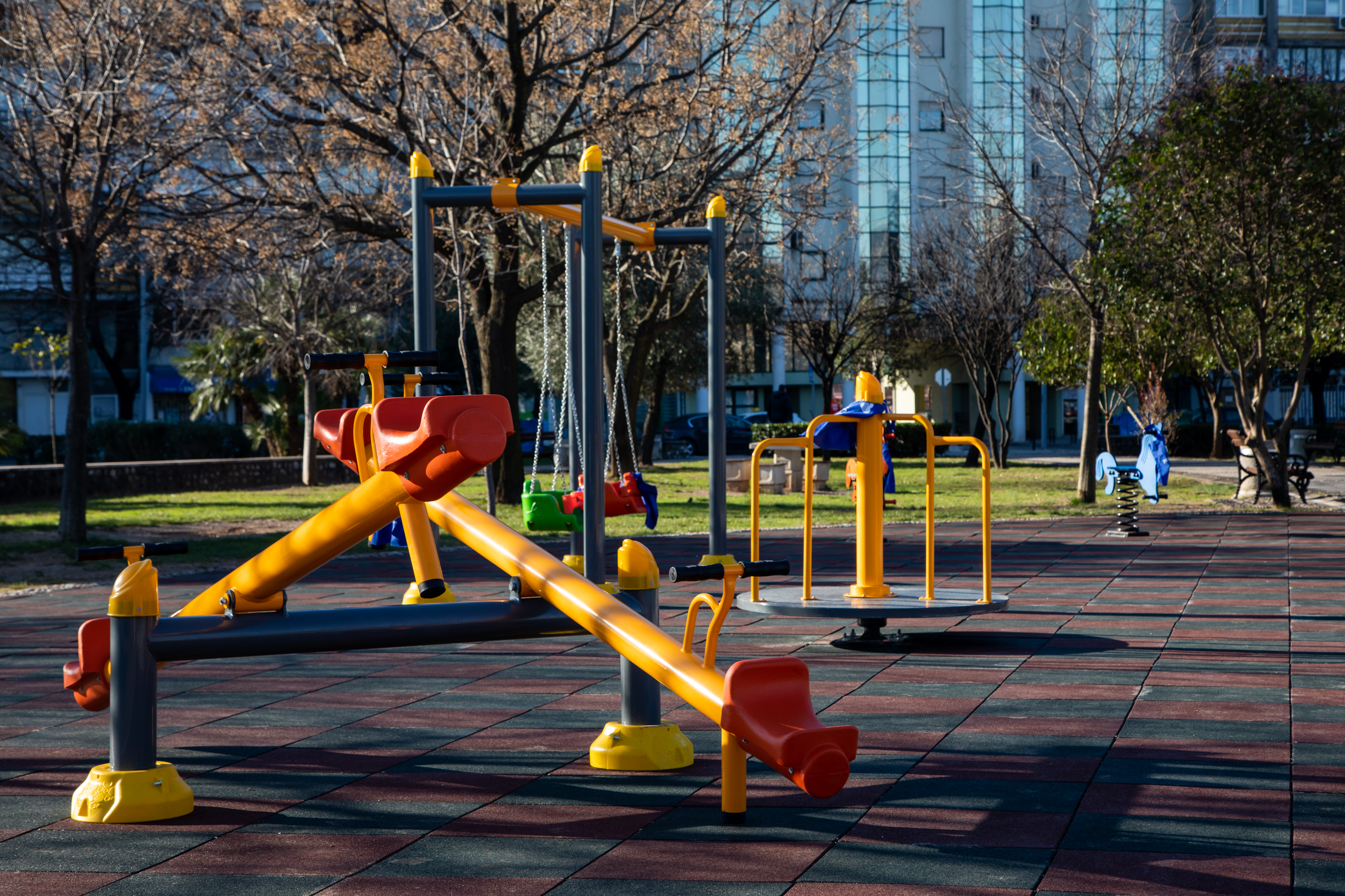 Izgrađena dva dječija igrališta na Pobrežju; Uskoro i novi poligon