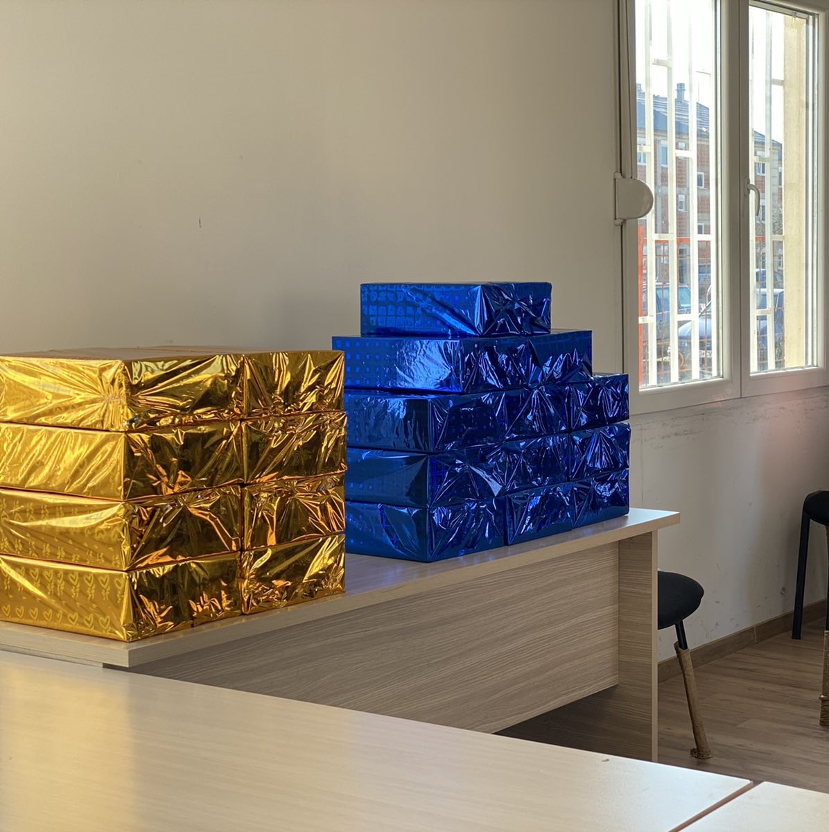 Socijalno ugroženim porodicama sa područja Konika uručeni dječiji paketići i drva za ogrjev