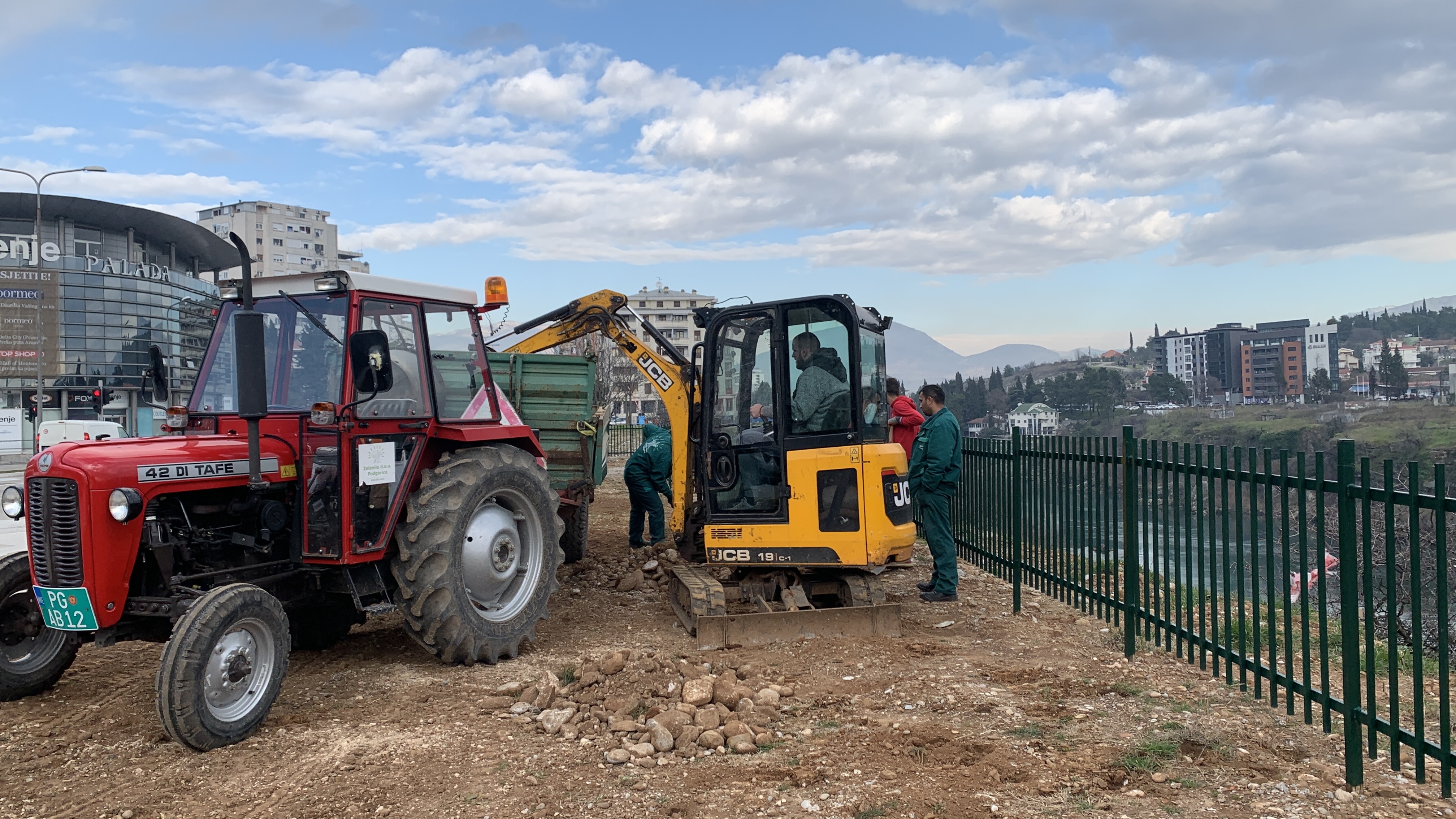 Uskoro novi zeleni pojas u okviru parkinga na Bulevaru Jovana Tomaševića