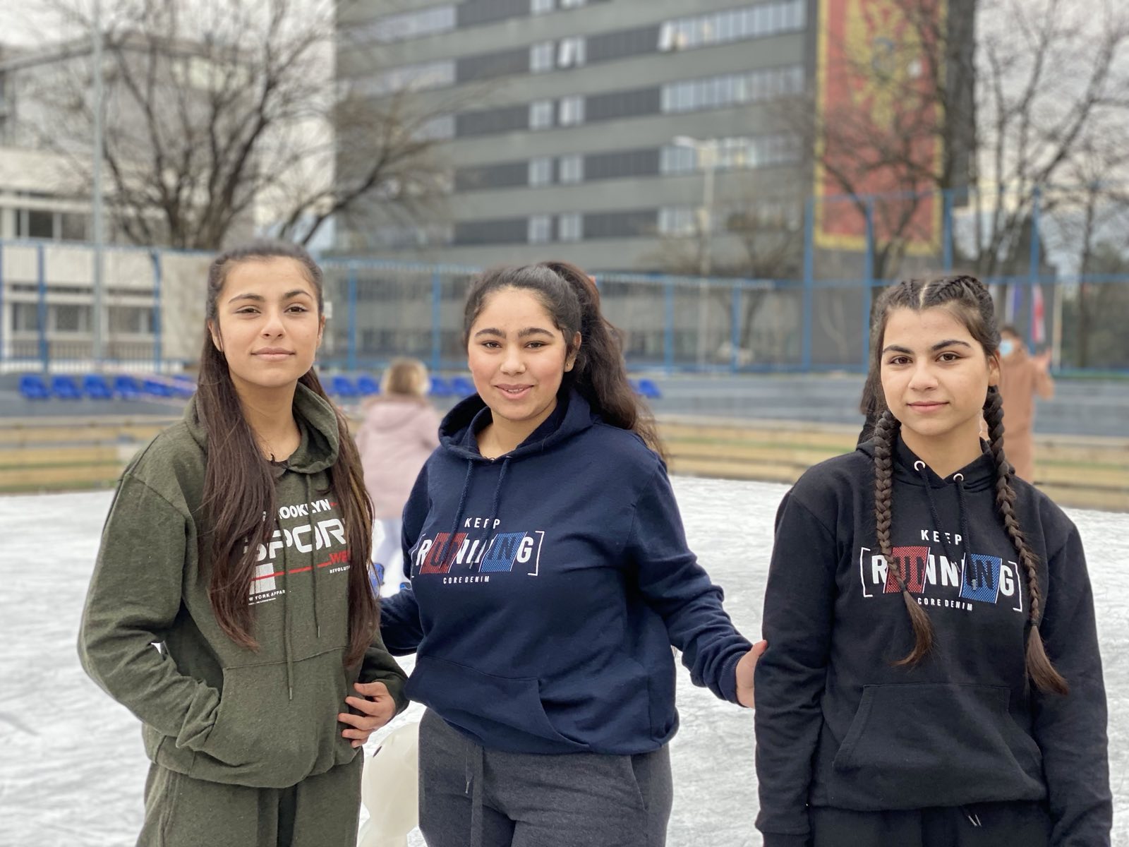 Sekretarijat za socijalno staranje Glavnog grada: Pripadnici RE populacije uživali na klizalištu