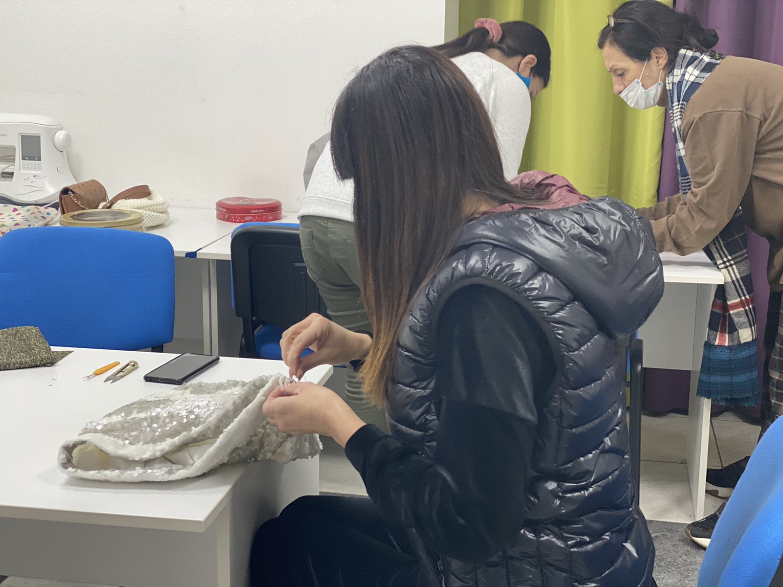 Uspješno završen drugi ciklus obuke za rad na šivaćim mašinama za pripadnice socijalno ranjivih kategorija društva