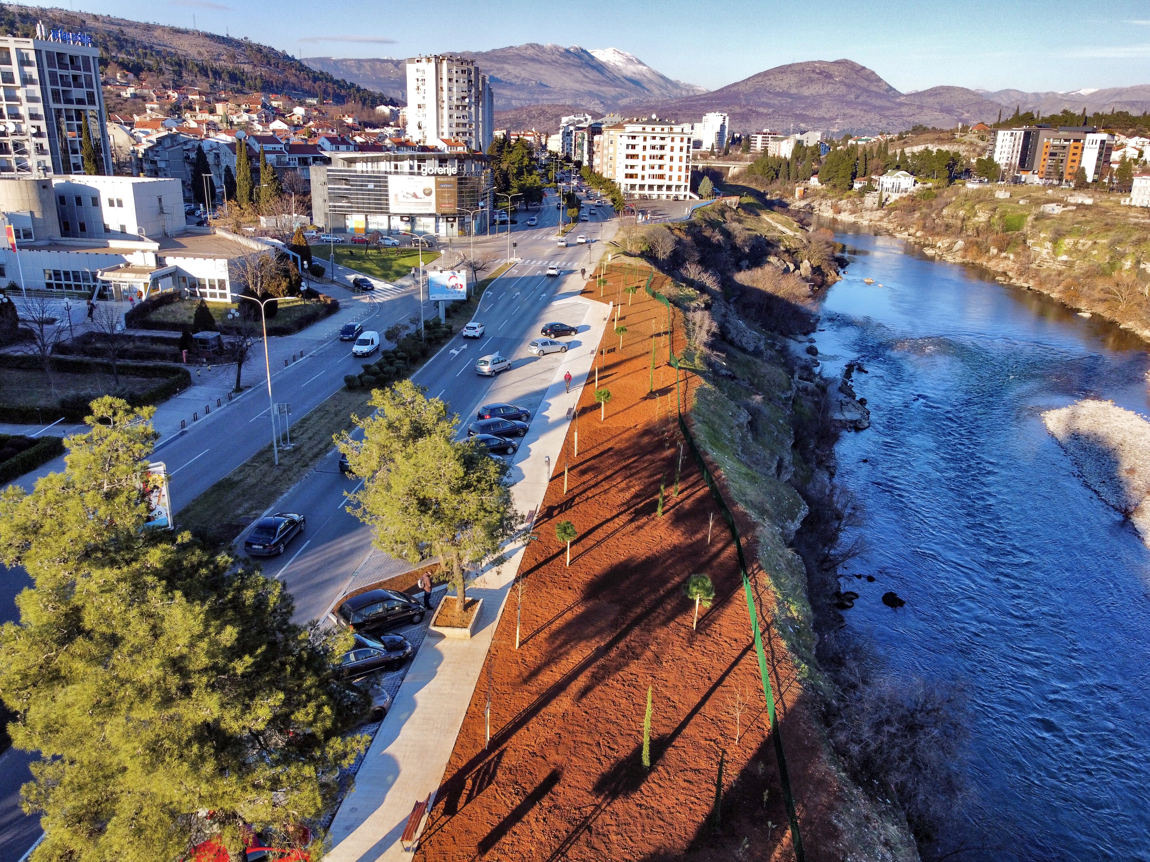 Završeno pejzažno uređenje površine prekoputa Ekonomskog fakulteta