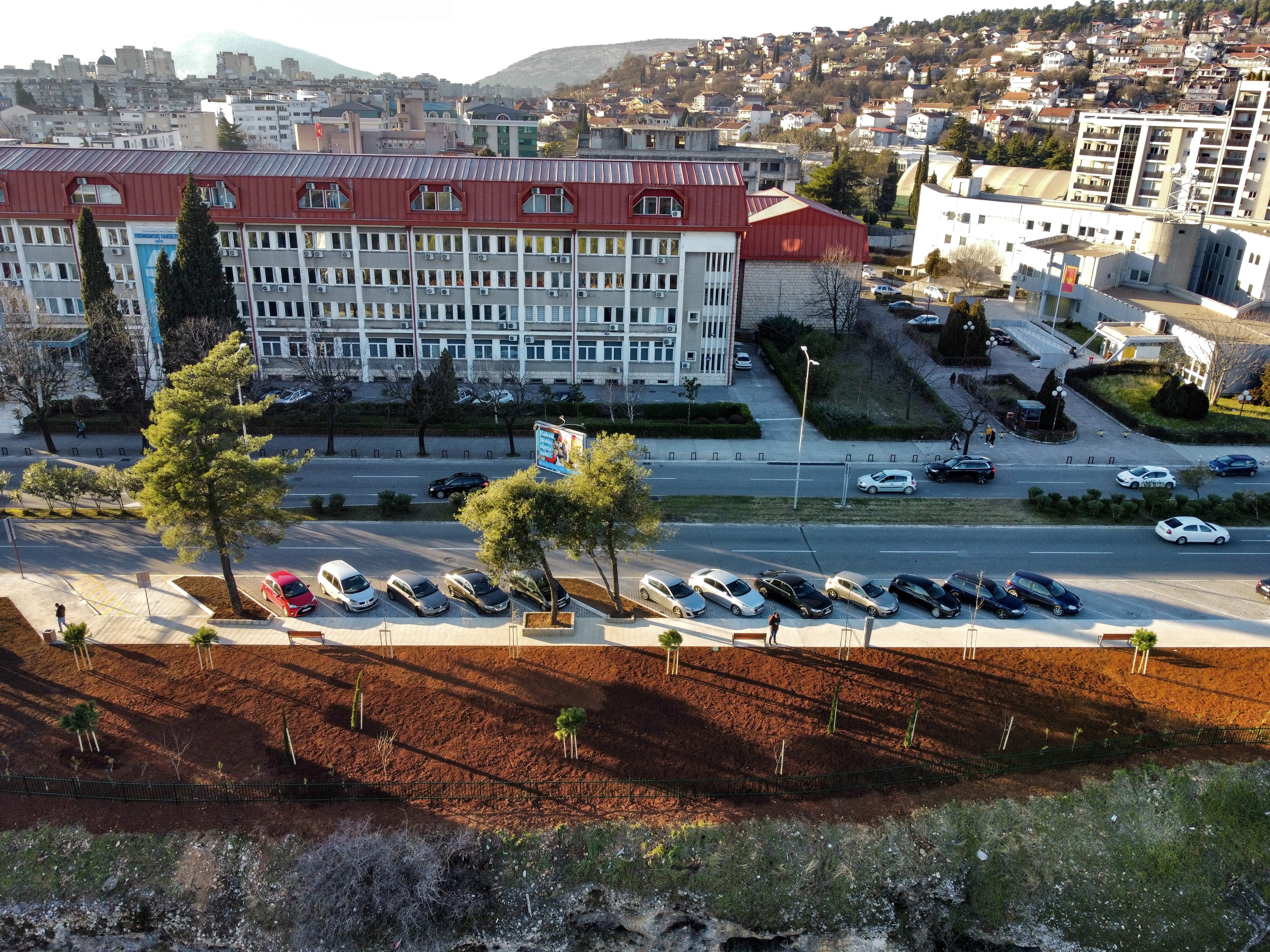 Završeno pejzažno uređenje površine prekoputa Ekonomskog fakulteta