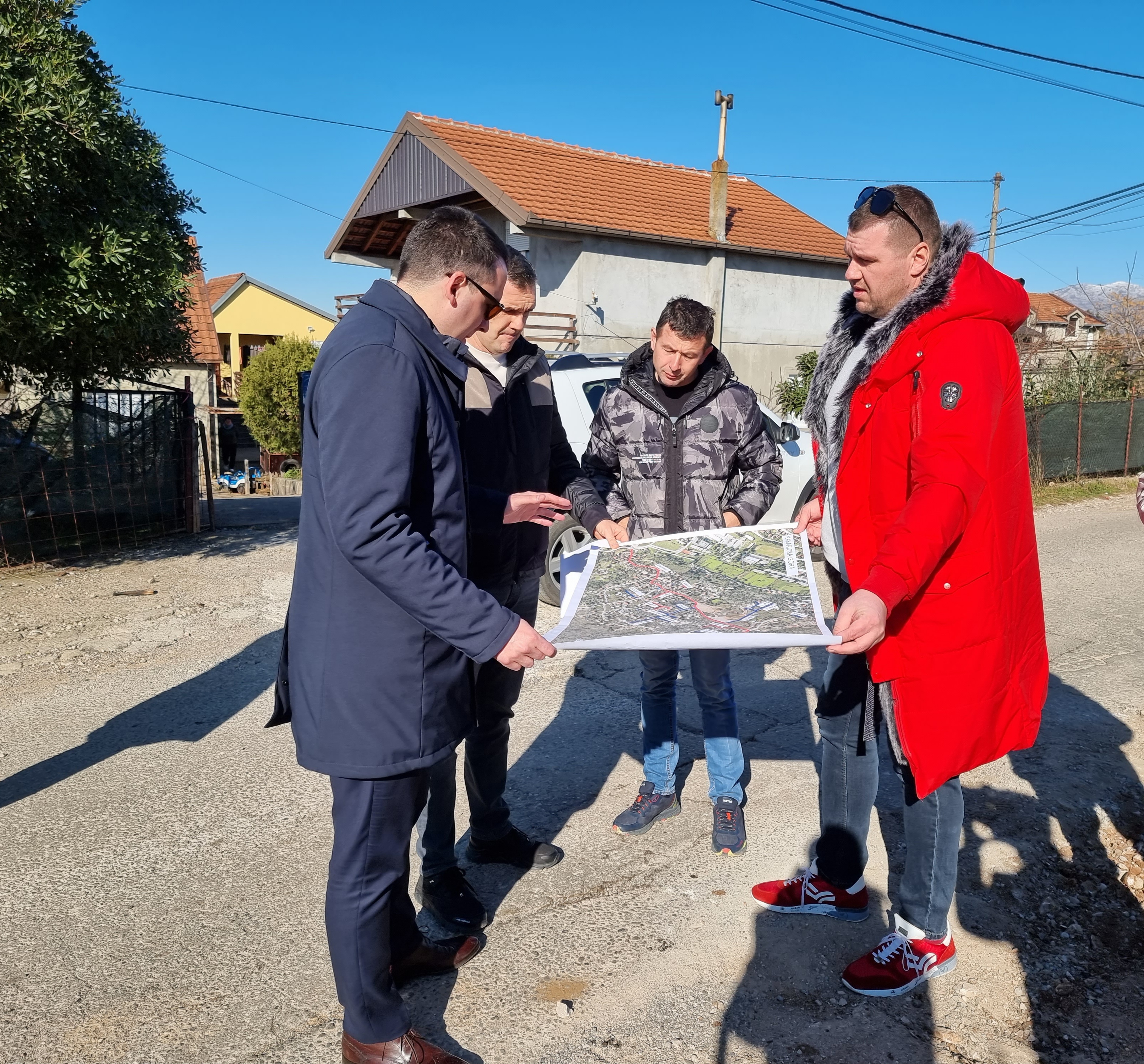 U toku je asfaltiranje više saobraćajnica na Kakarickoj gori