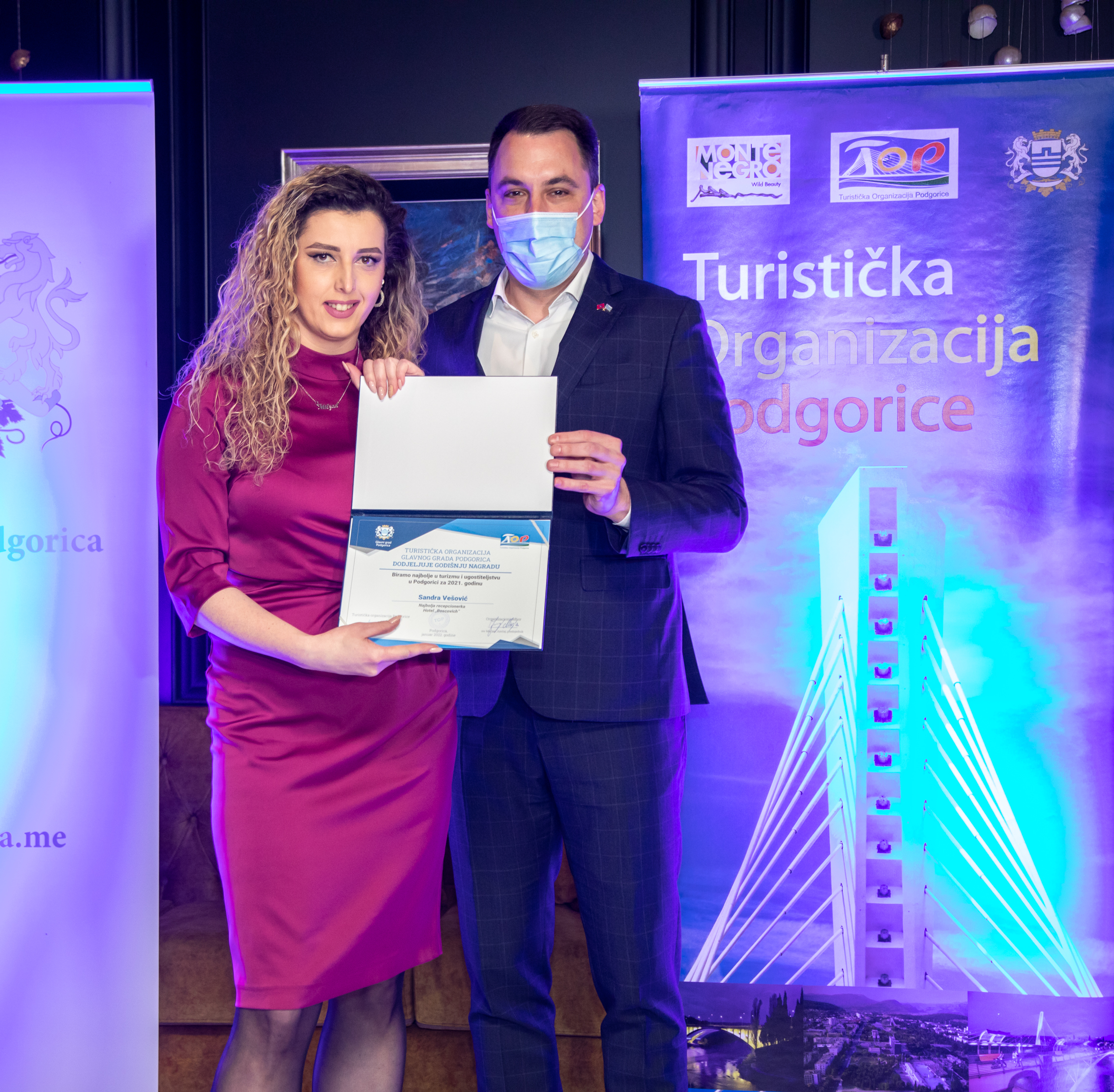 Uručena priznanja najboljim kolektivima i pojedincima u turizmu i ugostiteljstvu Podgorice za 2021. godinu