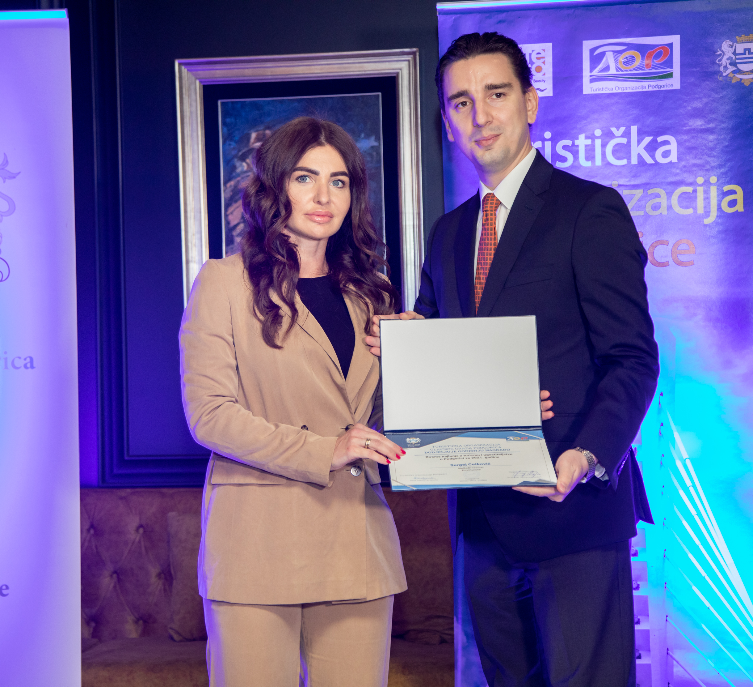 Uručena priznanja najboljim kolektivima i pojedincima u turizmu i ugostiteljstvu Podgorice za 2021. godinu