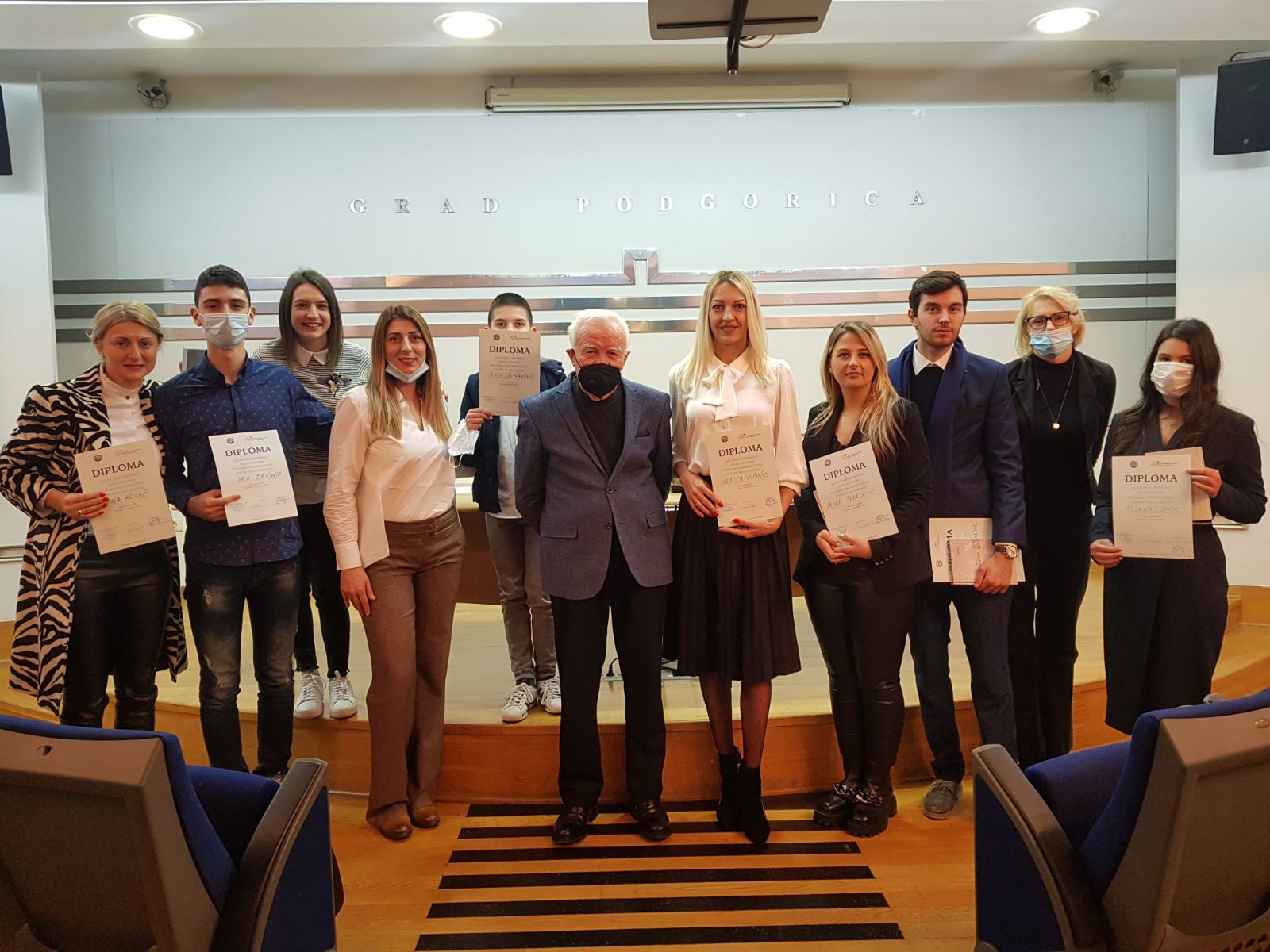 Uručene diplome polaznicima 10. generacije Škole retorike KIC-a "Budo Tomović"